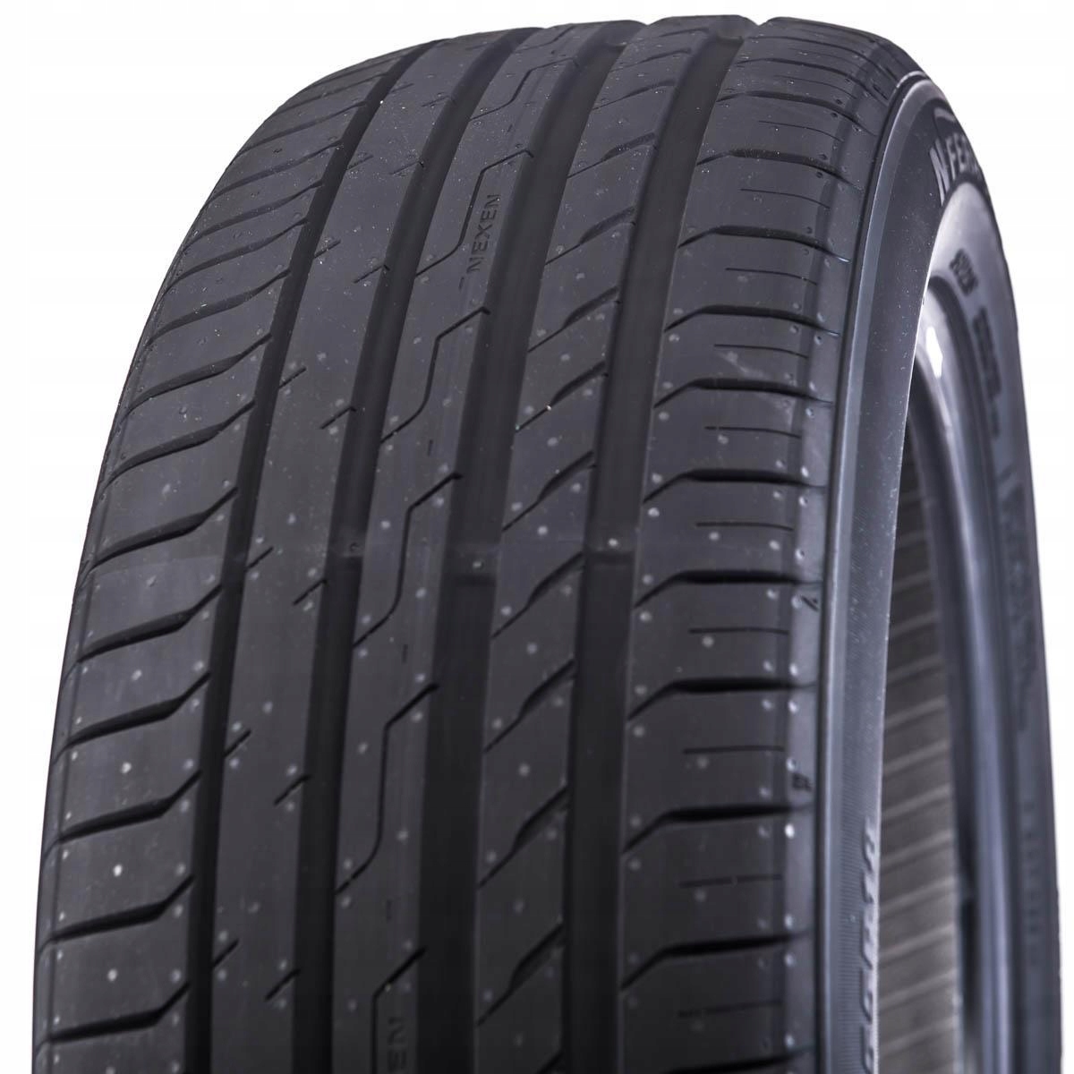 4X летние шины 235 / 55R17 Nexen N ' Fera Sport Suv