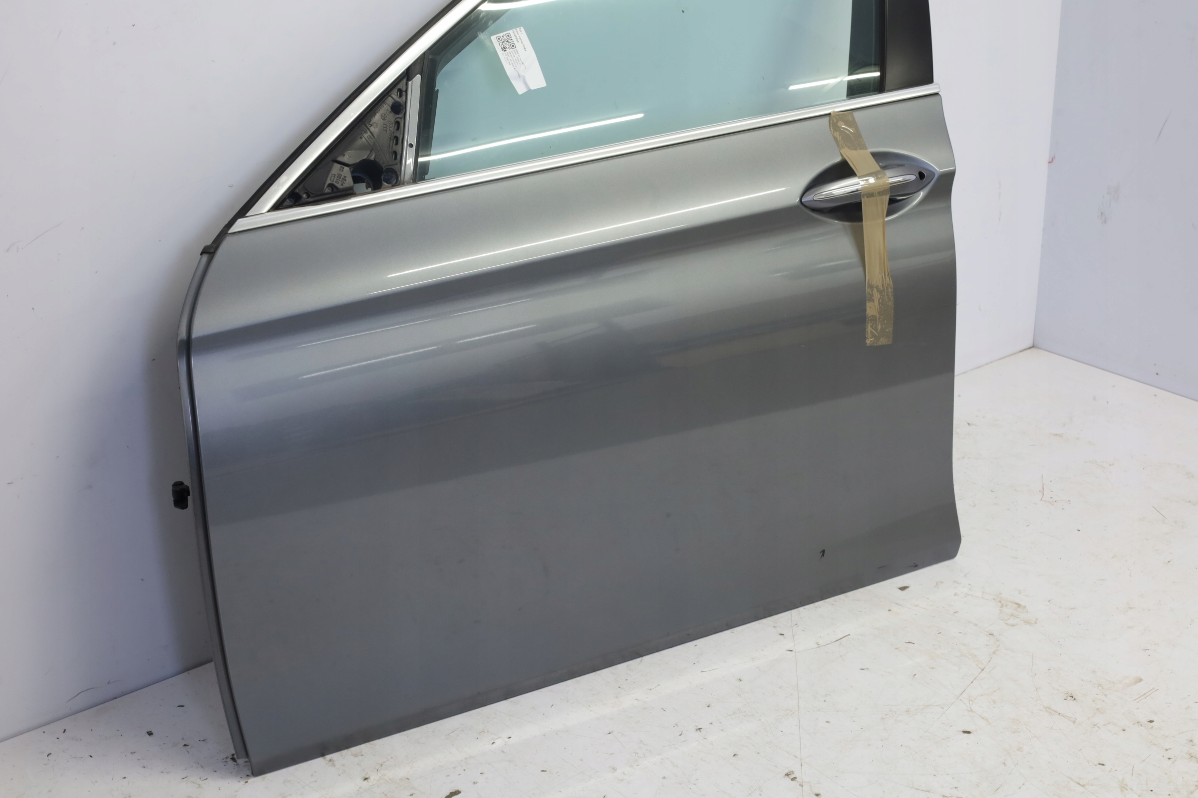 DRZWI LEWE LEWY PRZÓD PRZEDNIE BMW F10 F11 A52 Typ samochodu Samochody osobowe