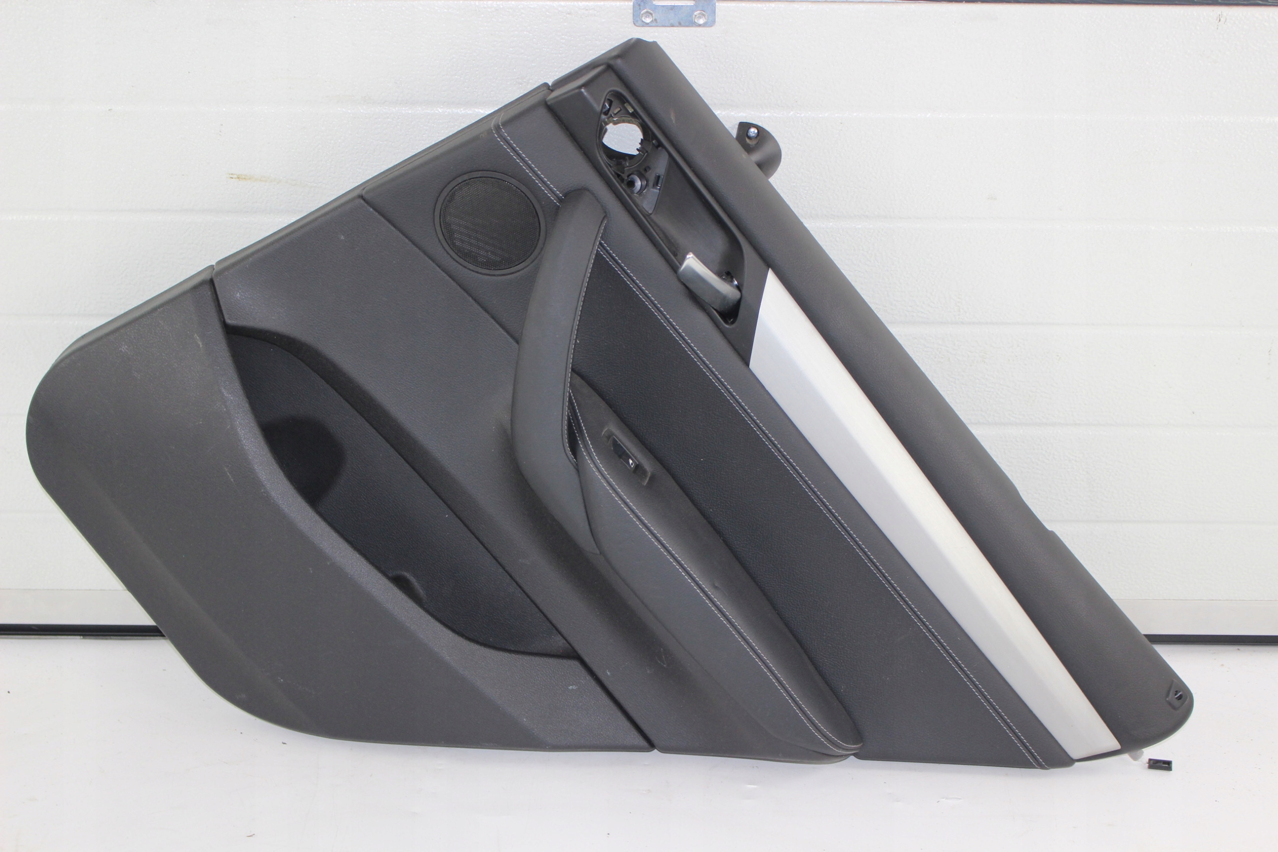 ОБШИВКА ПРАВЫЙ ЗАД. BMW X3 F25 SKORA