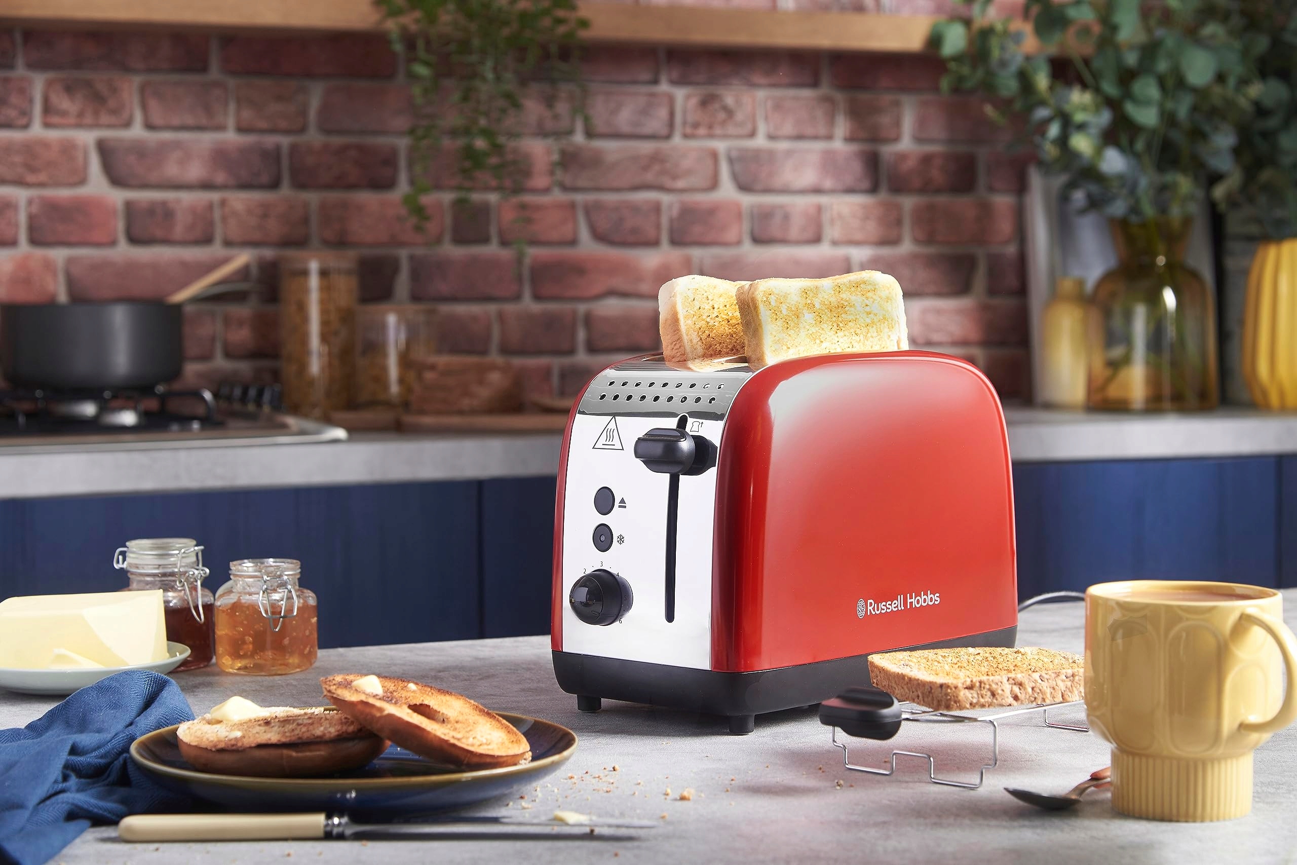 RUSSELL HOBBS Toster 2 Kromki Stal Czerwona Szerokie Szczeliny 1600W — miniatura 2