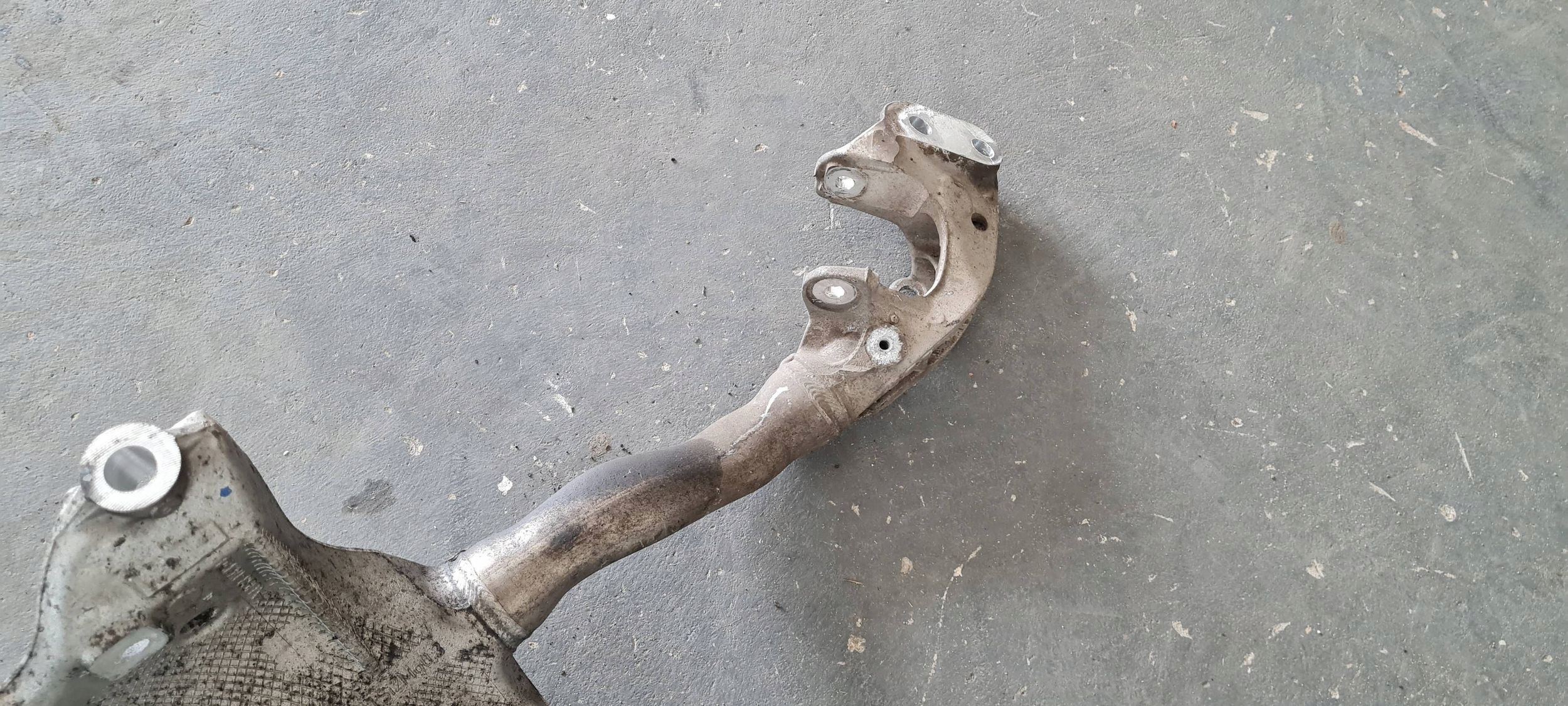 A4 B8 LIFT subframe sider axle beam axle beam front 8K0399315G A5 8T