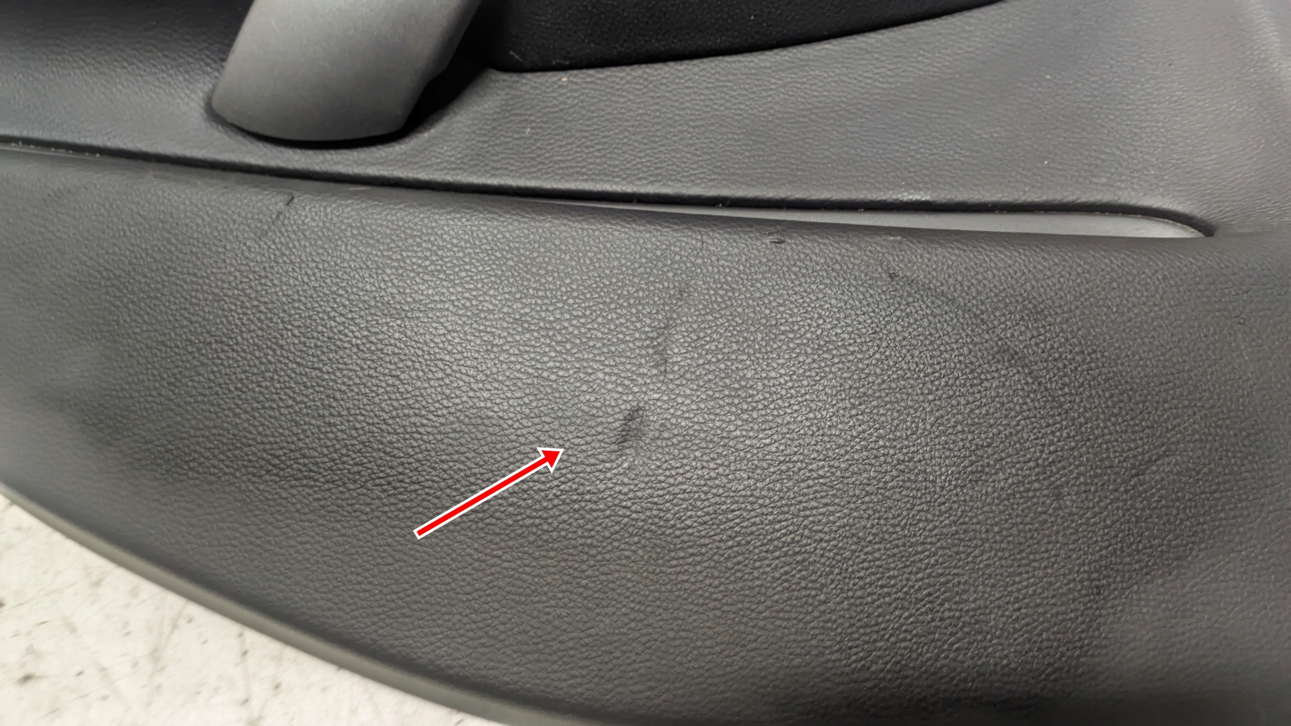 BMW E87 2.0D 11R side door left rear part