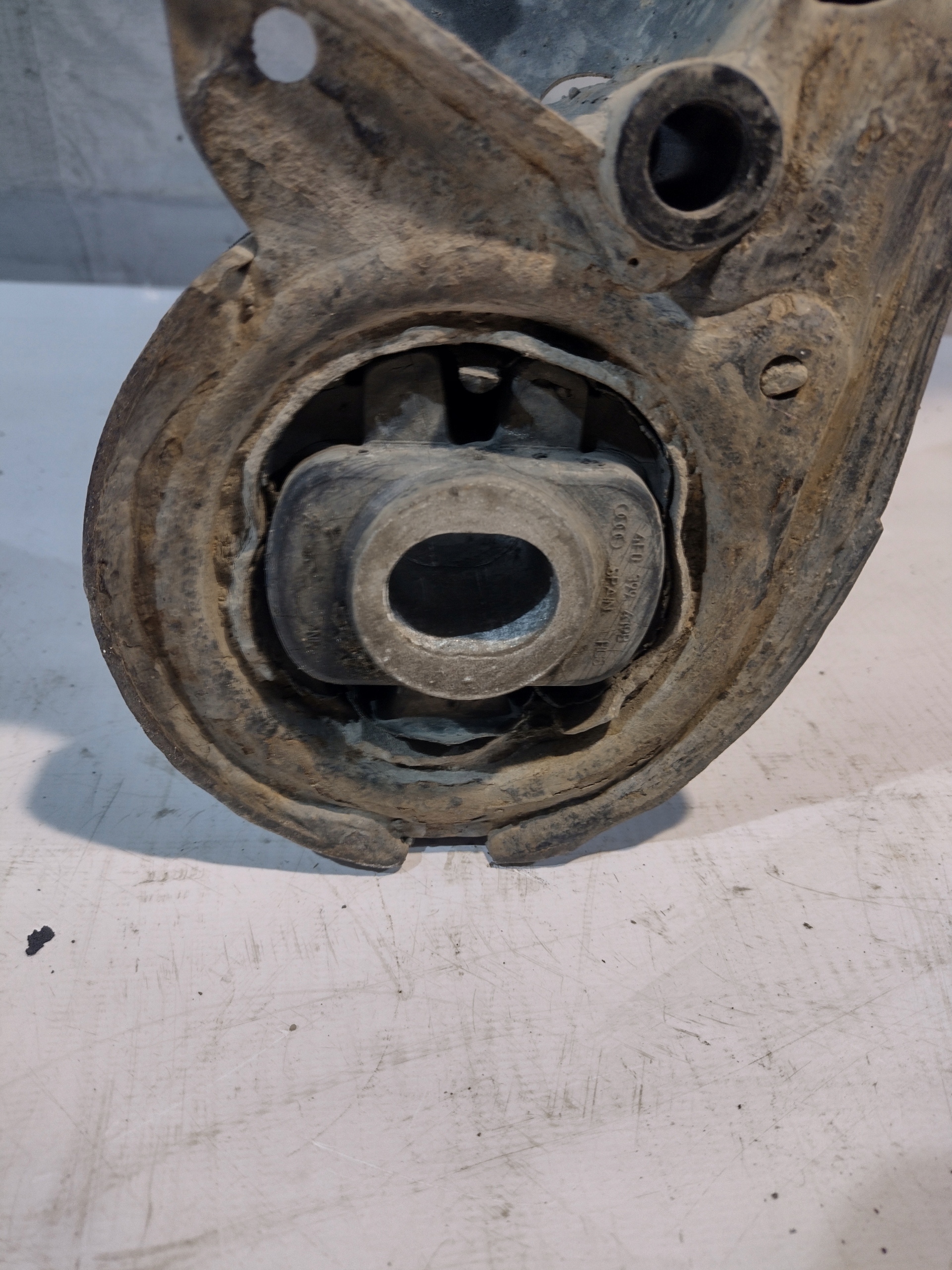 subframe axle beam front Audi A6 C6 2,0TDI