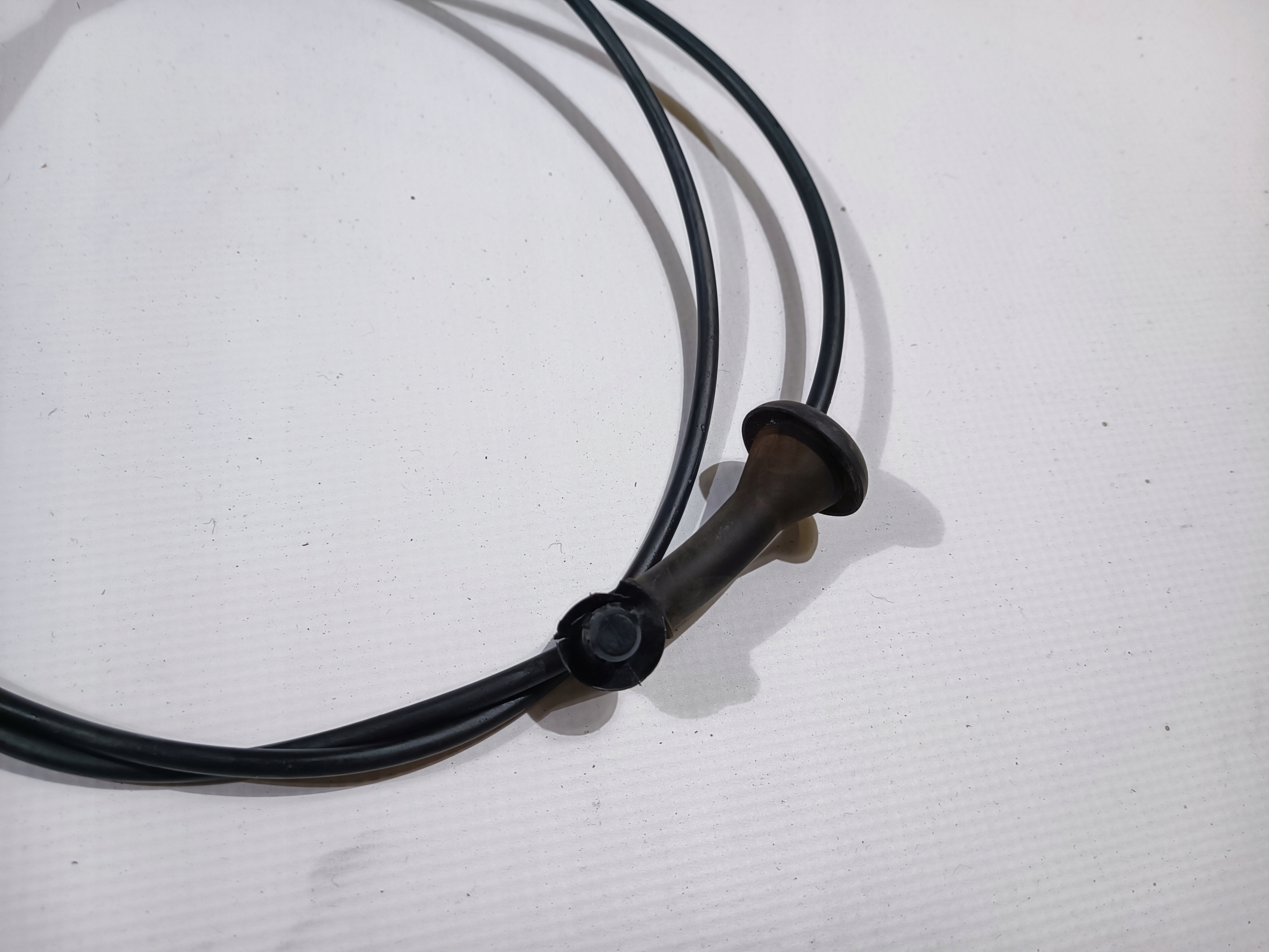 Câble Levier pour l’ouverture du capot Ford Explorer 2020