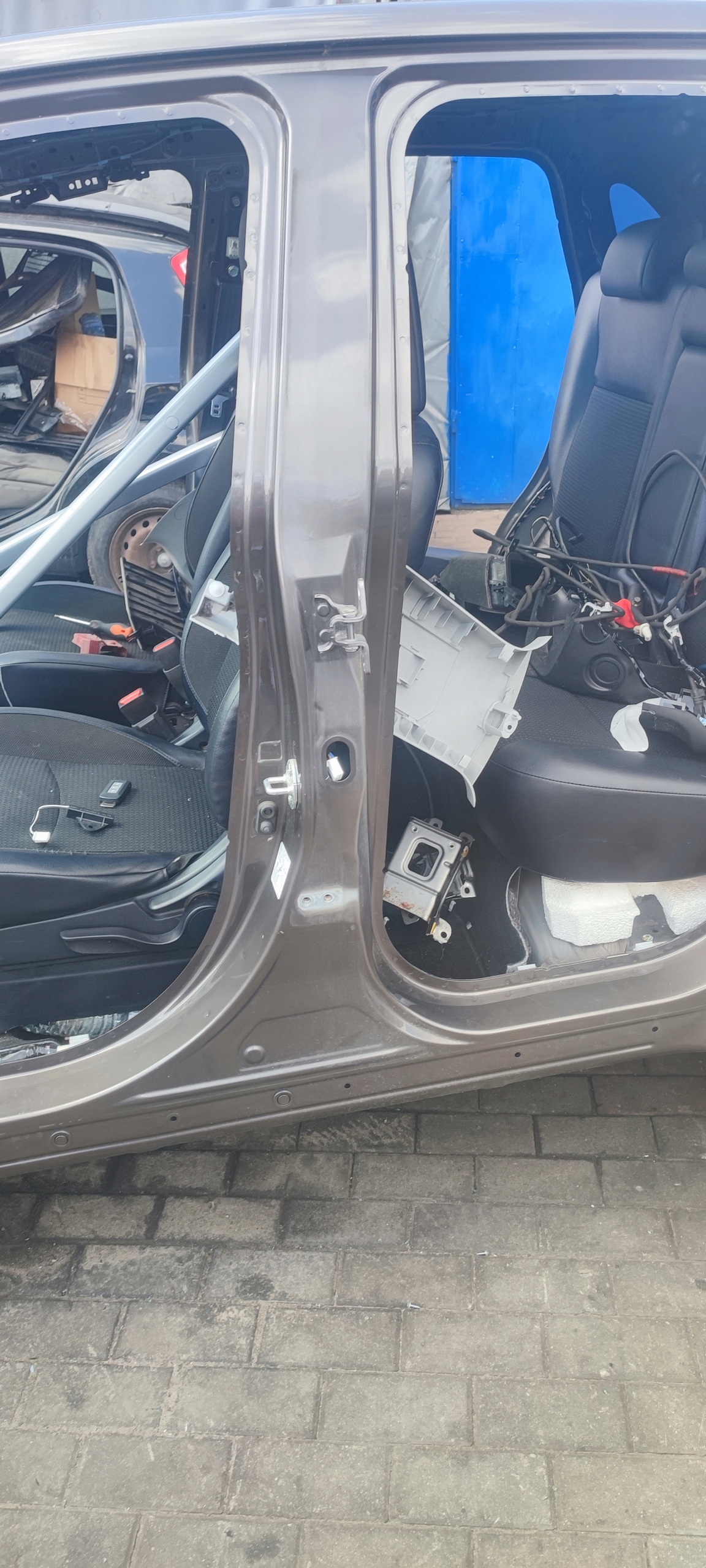 CITROEN C4 AIRCROSS 12-16 SŁUPEK LEWY ŚRODKOWY + PRÓG C06