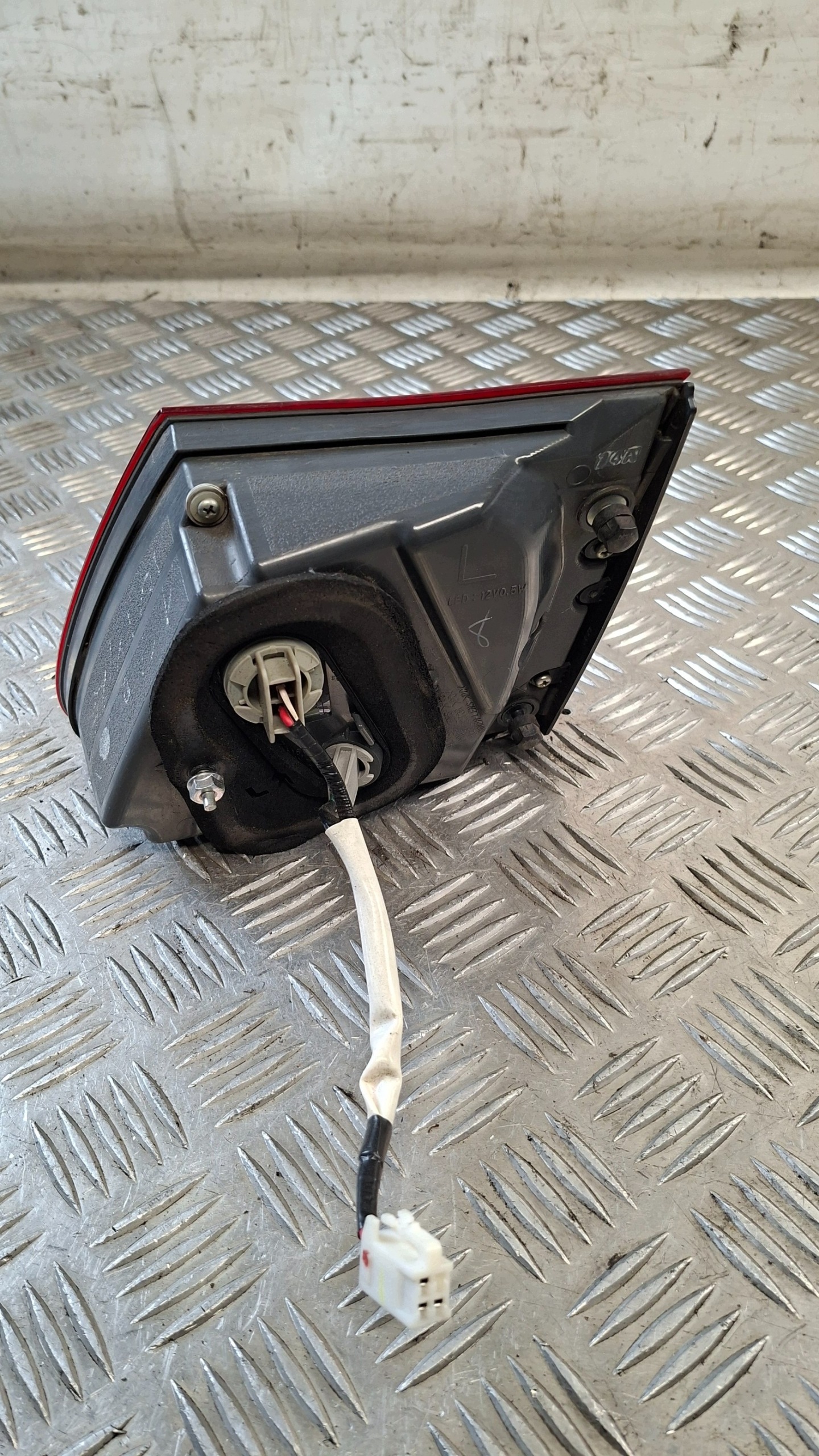 light to the bonnet left rear part LEXUS GS300