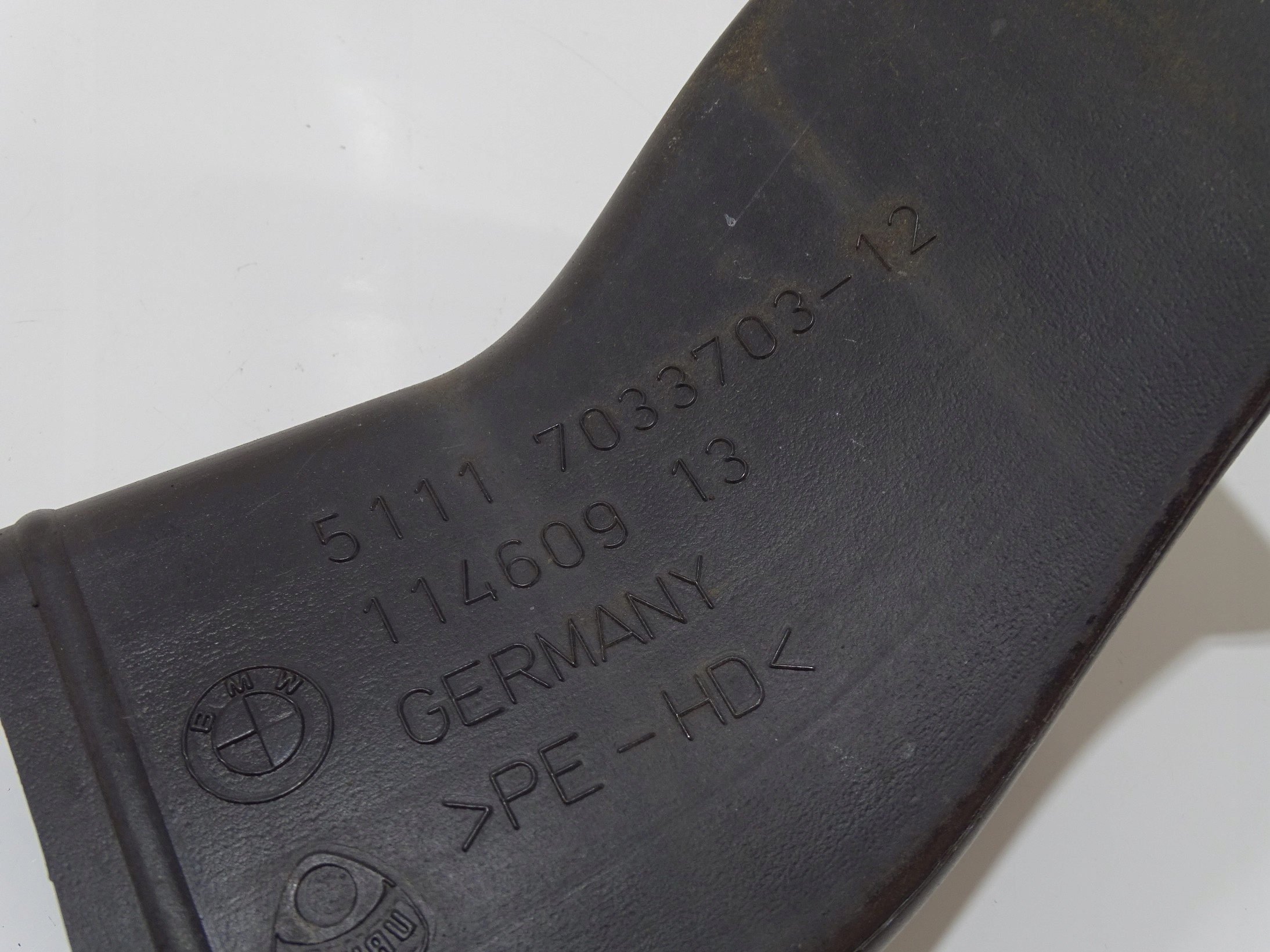 drain air left front BMW E60 E61 OE 7033703 (4642668)