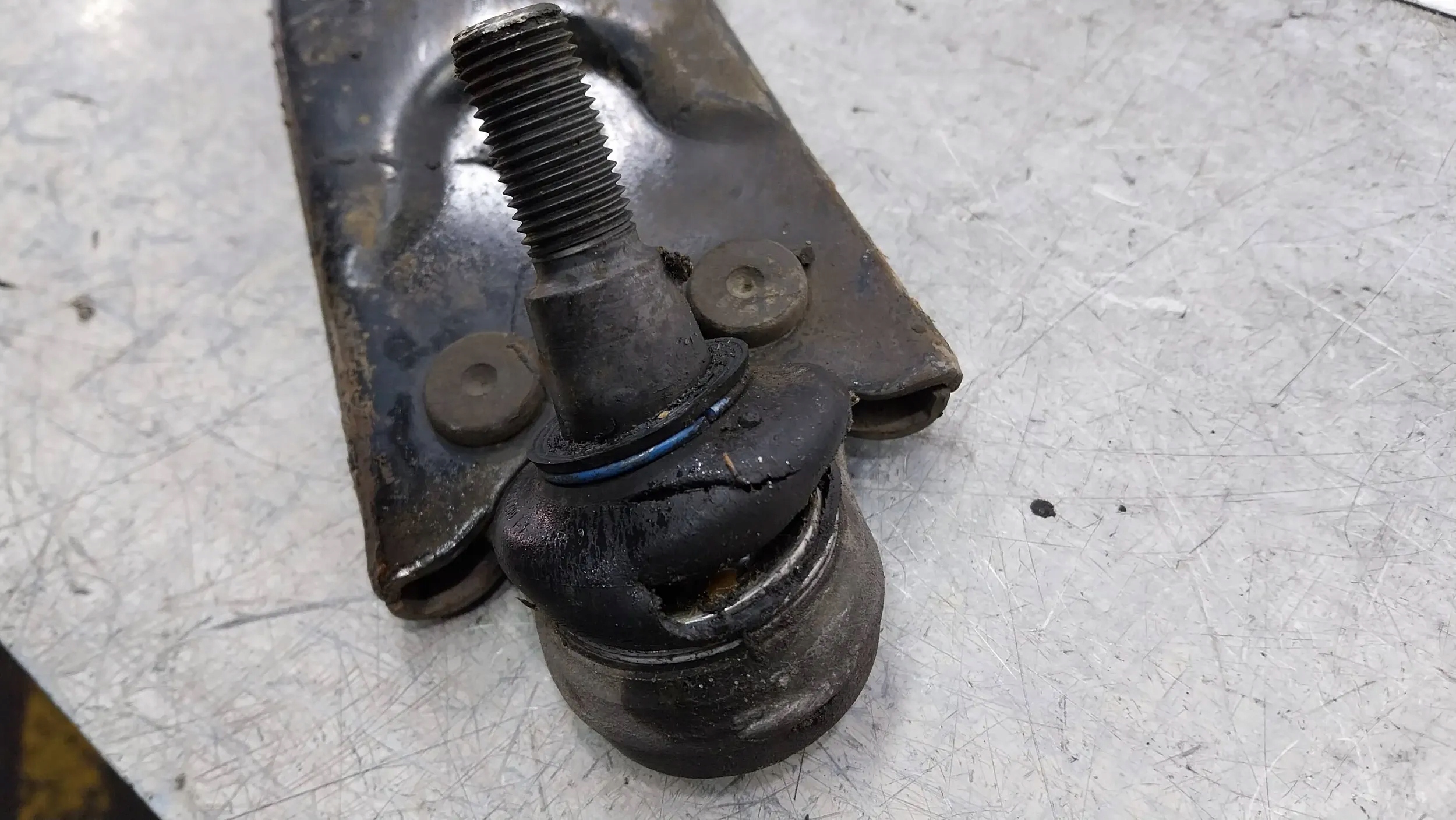 arm left front FORD C-MAX MK1 FOCUS MK2