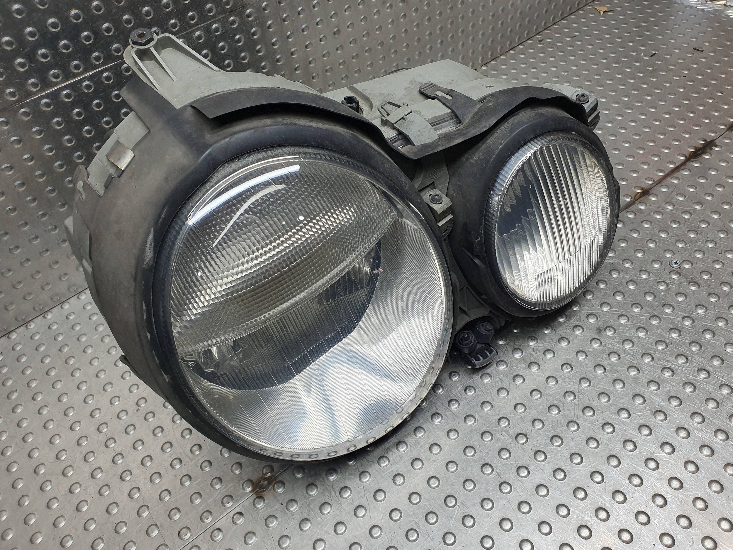 light REFLEKTOR right front XENON MERCEDES E-KLASA W210 LIFT