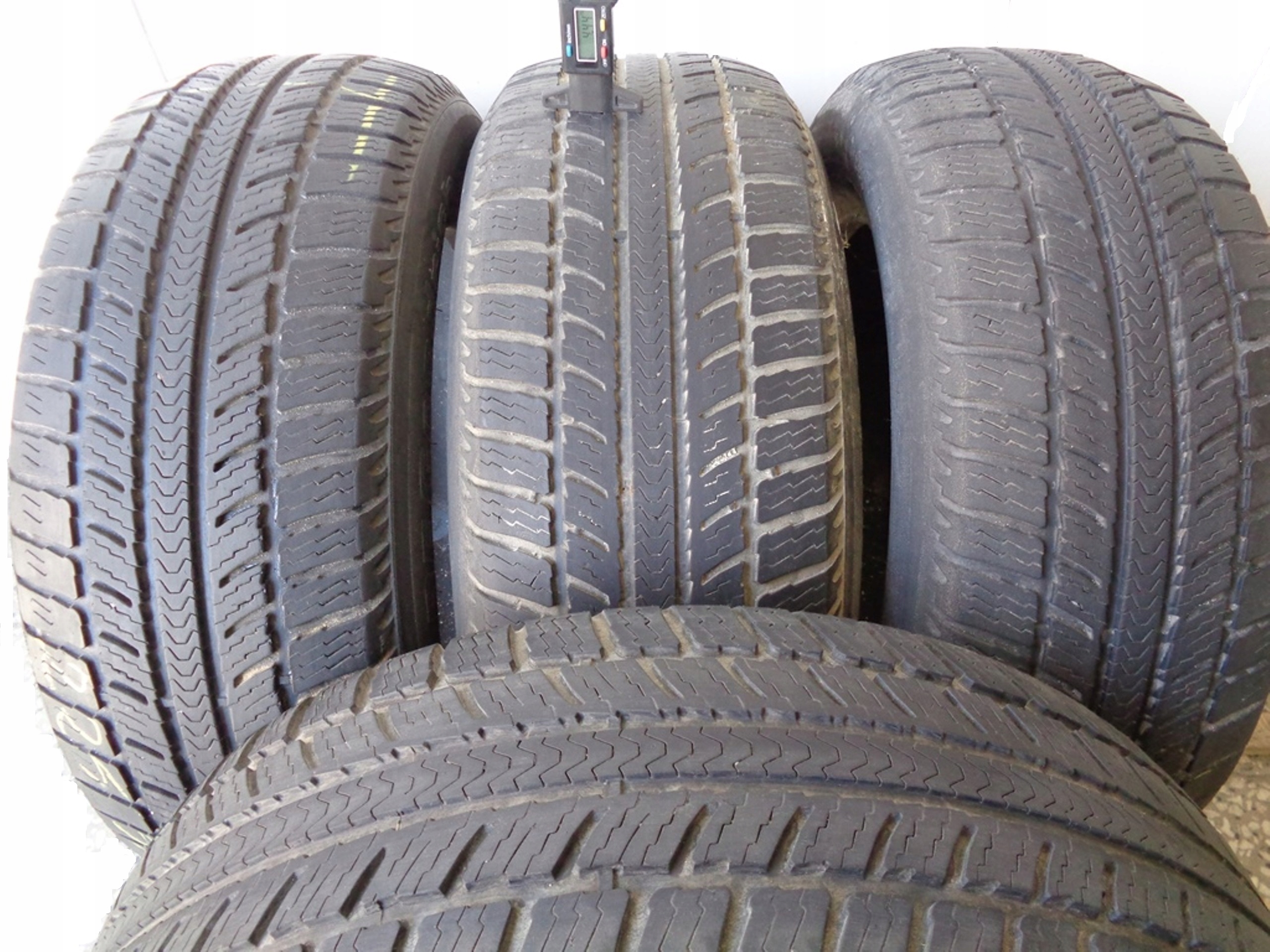4x Zimowe BFGoodrich WINTER G 225/55R16 95H 5,6mm