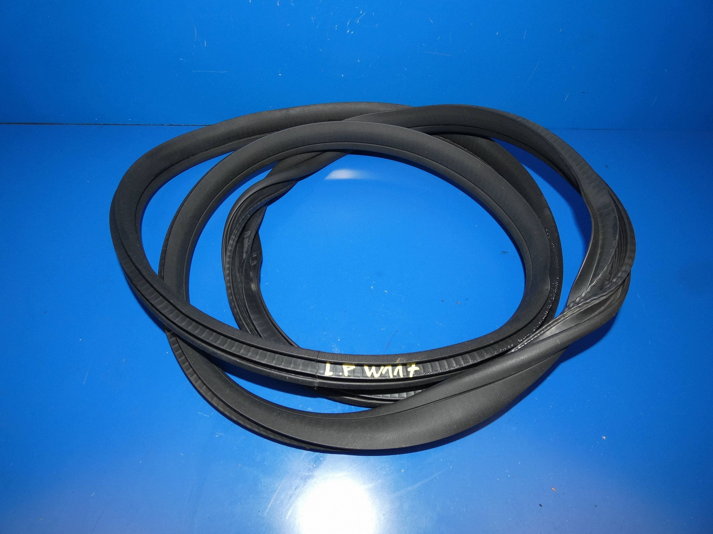 MERCEDES CLA W117 gasket door left front - bodywork