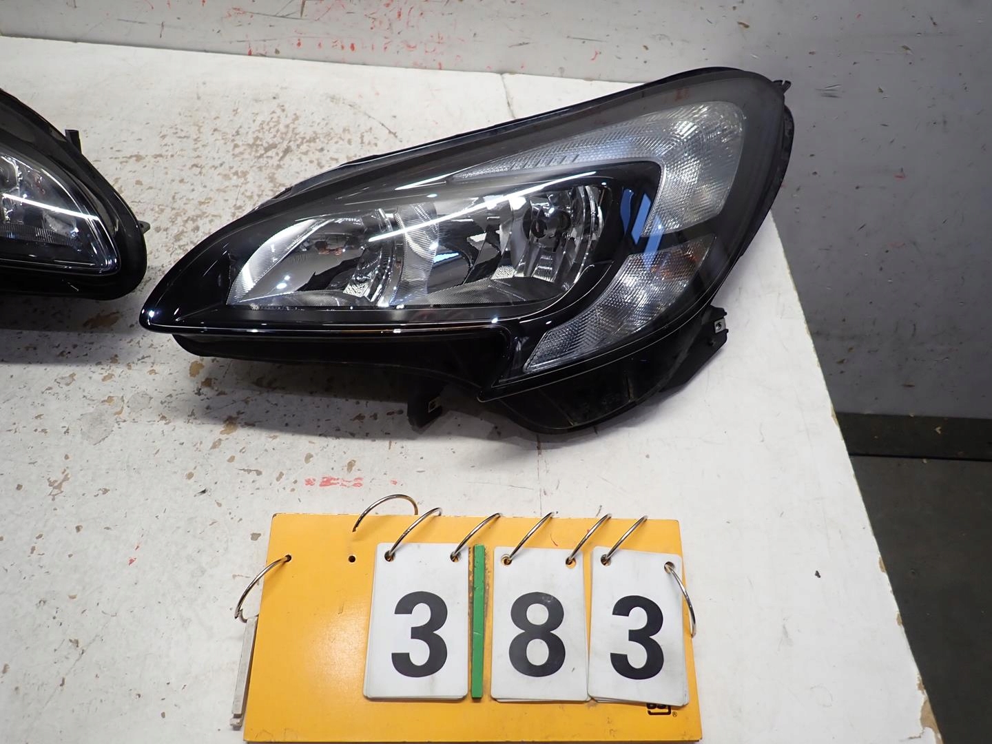 light front front left OPEL CORSA E 2014- 39108222