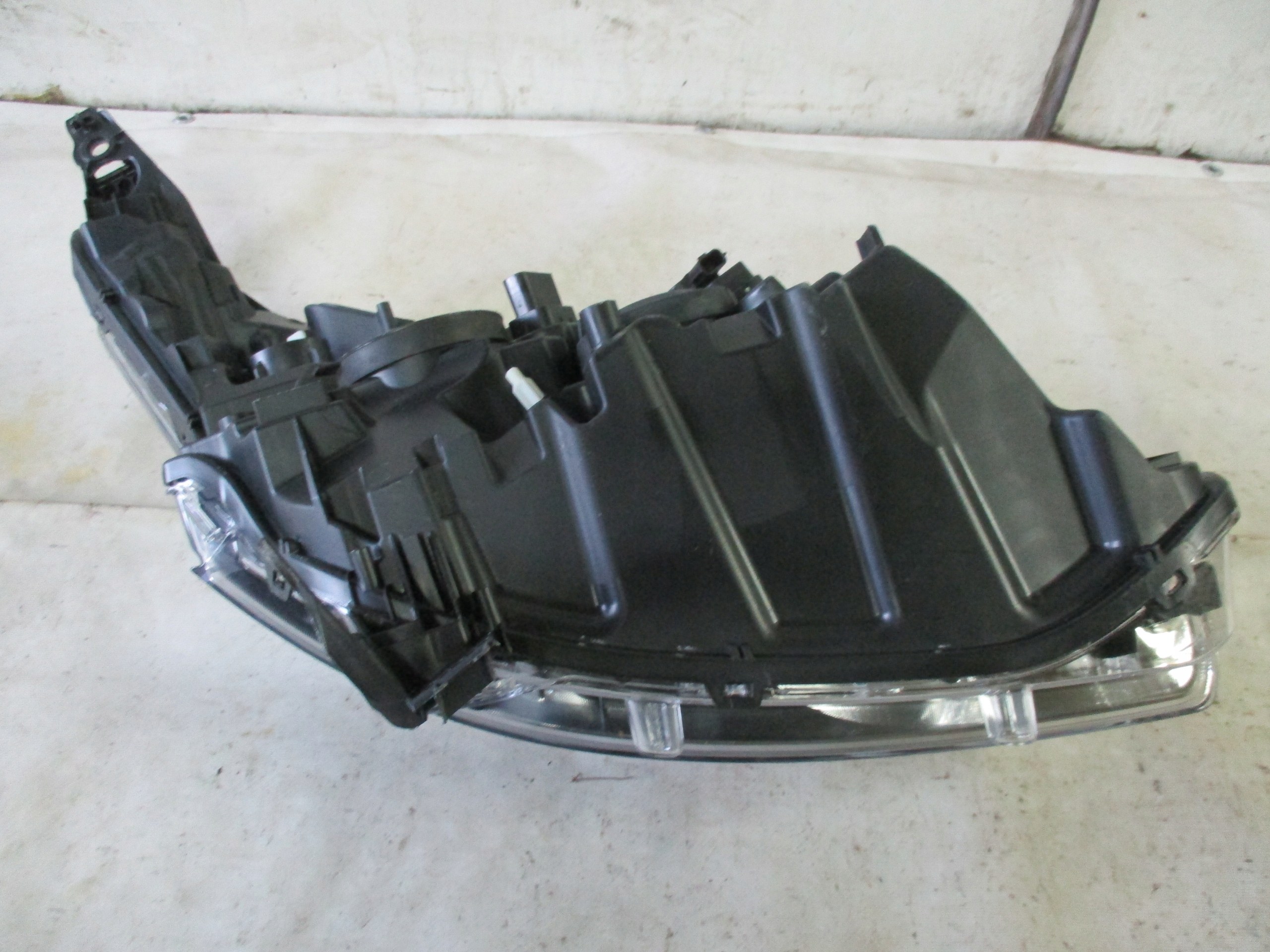 light left front front Peugeot 208 lift 15r-lens LED 9822690480