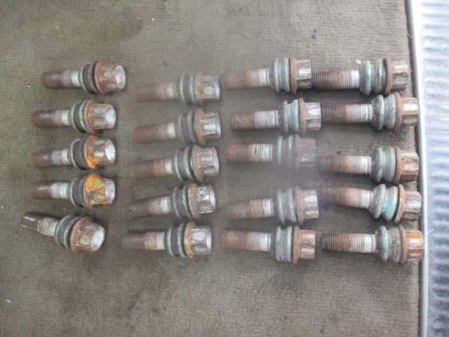 Panamera Macan Cayenne 991 шпильки гвинт для колеса