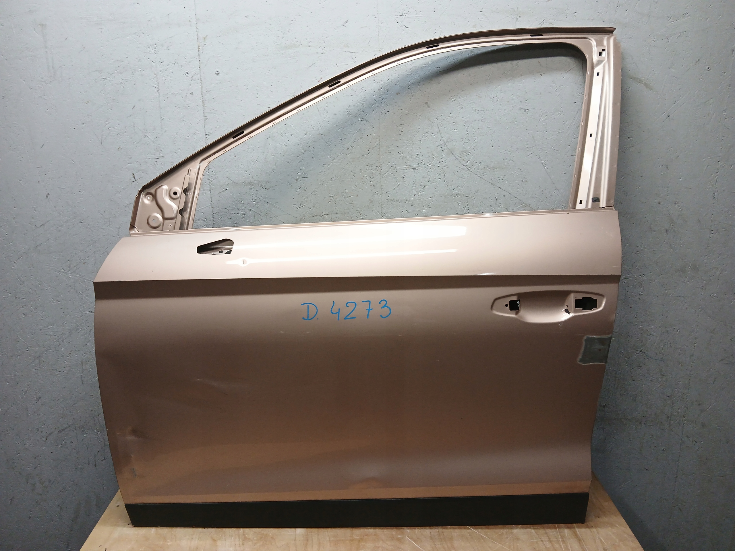 door front left SEAT ARONA