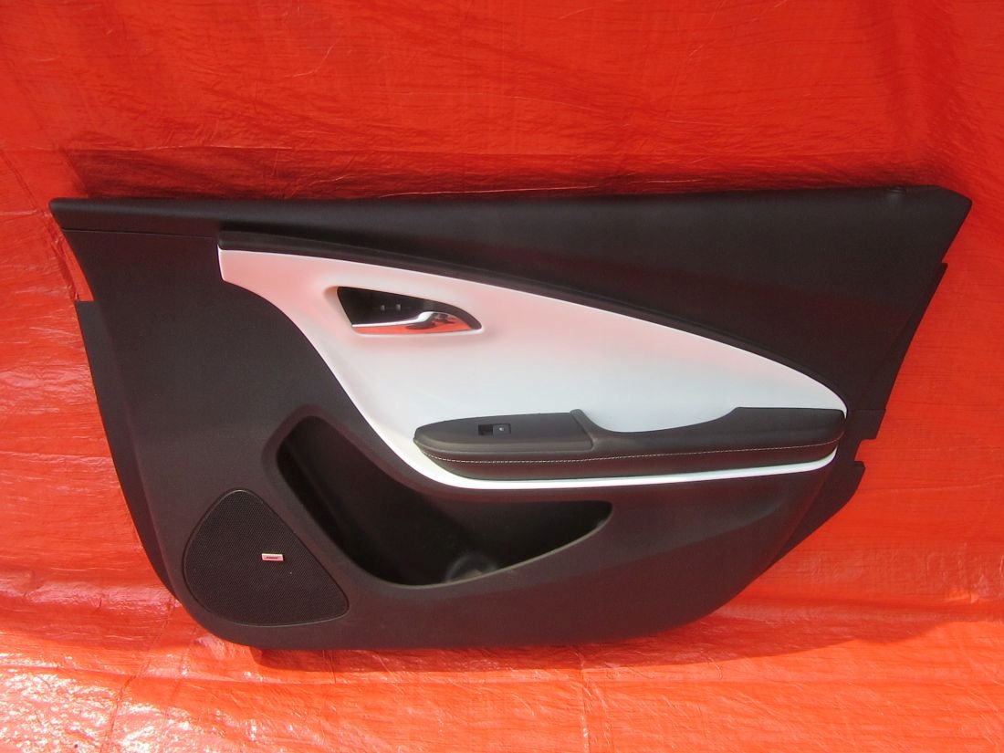Chevrolet VOLT opel AMPERA 10-13 дверные карты зад перед