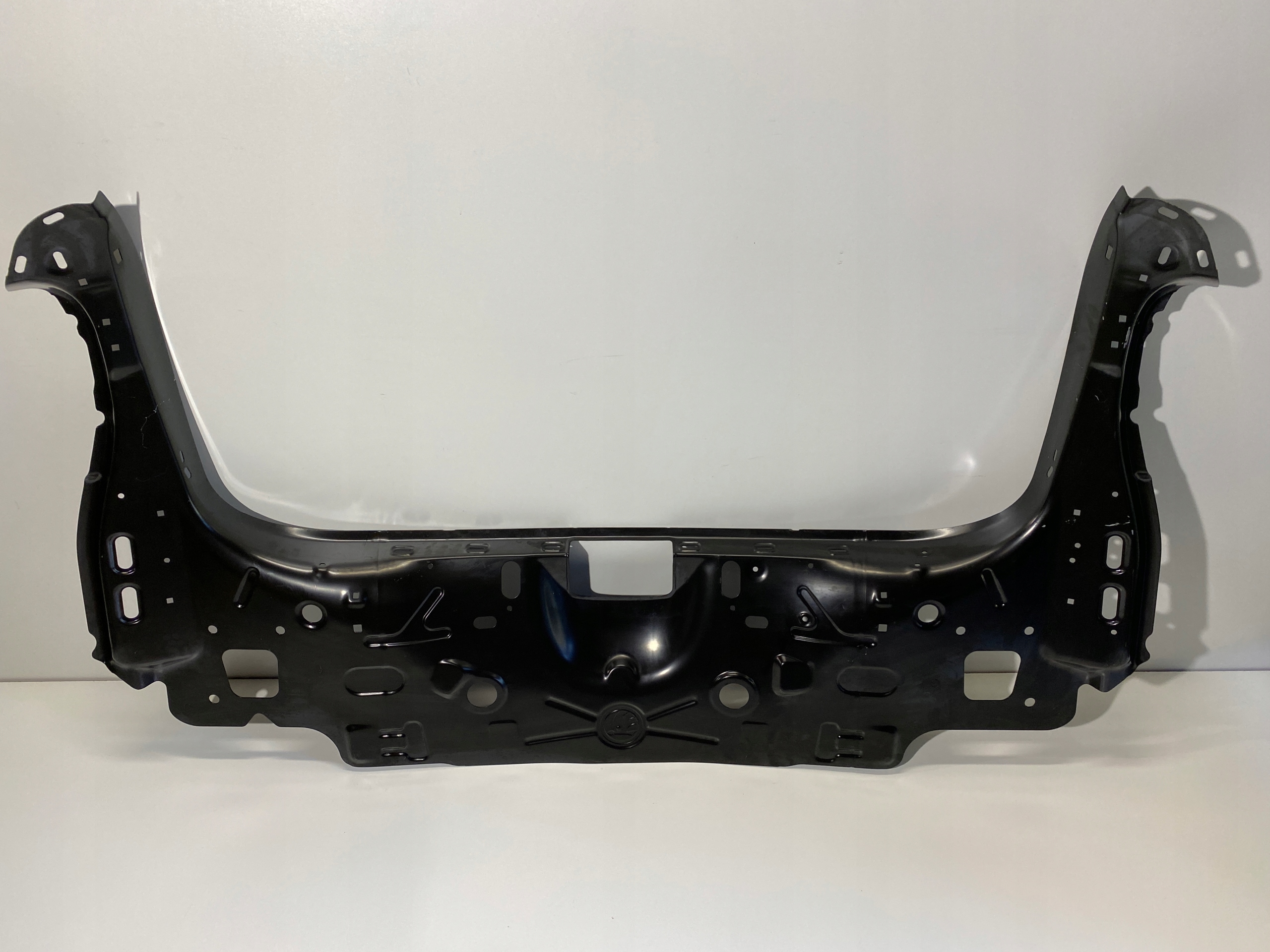 РЕМІНЬ ЗАДНЬОГО БАГАЖНИКА SKODA OCTAVIA II 1Z9813305 НОВИЙ