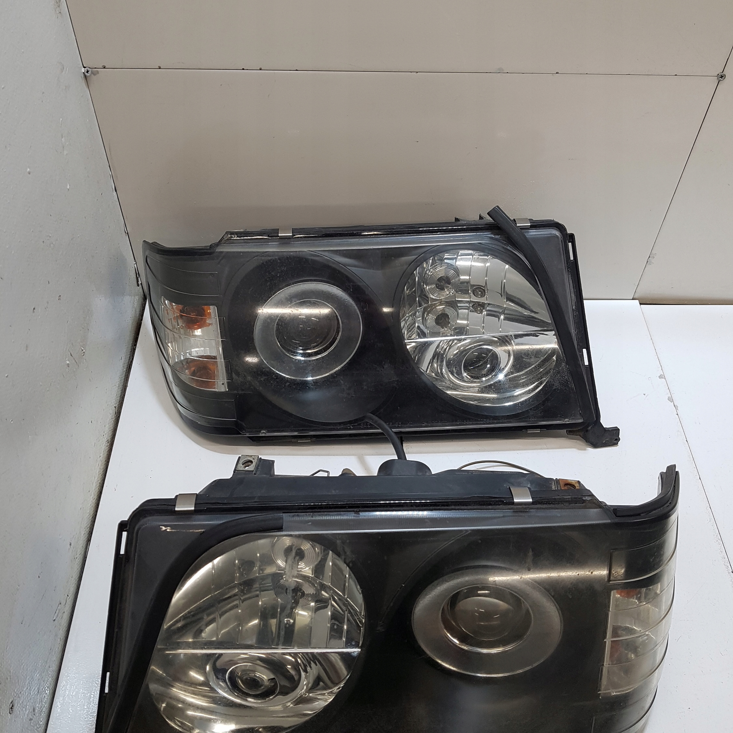 lights front KOMPLET MERCEDES-BENZ E-KLASA W124 SONAR SK3301 11585