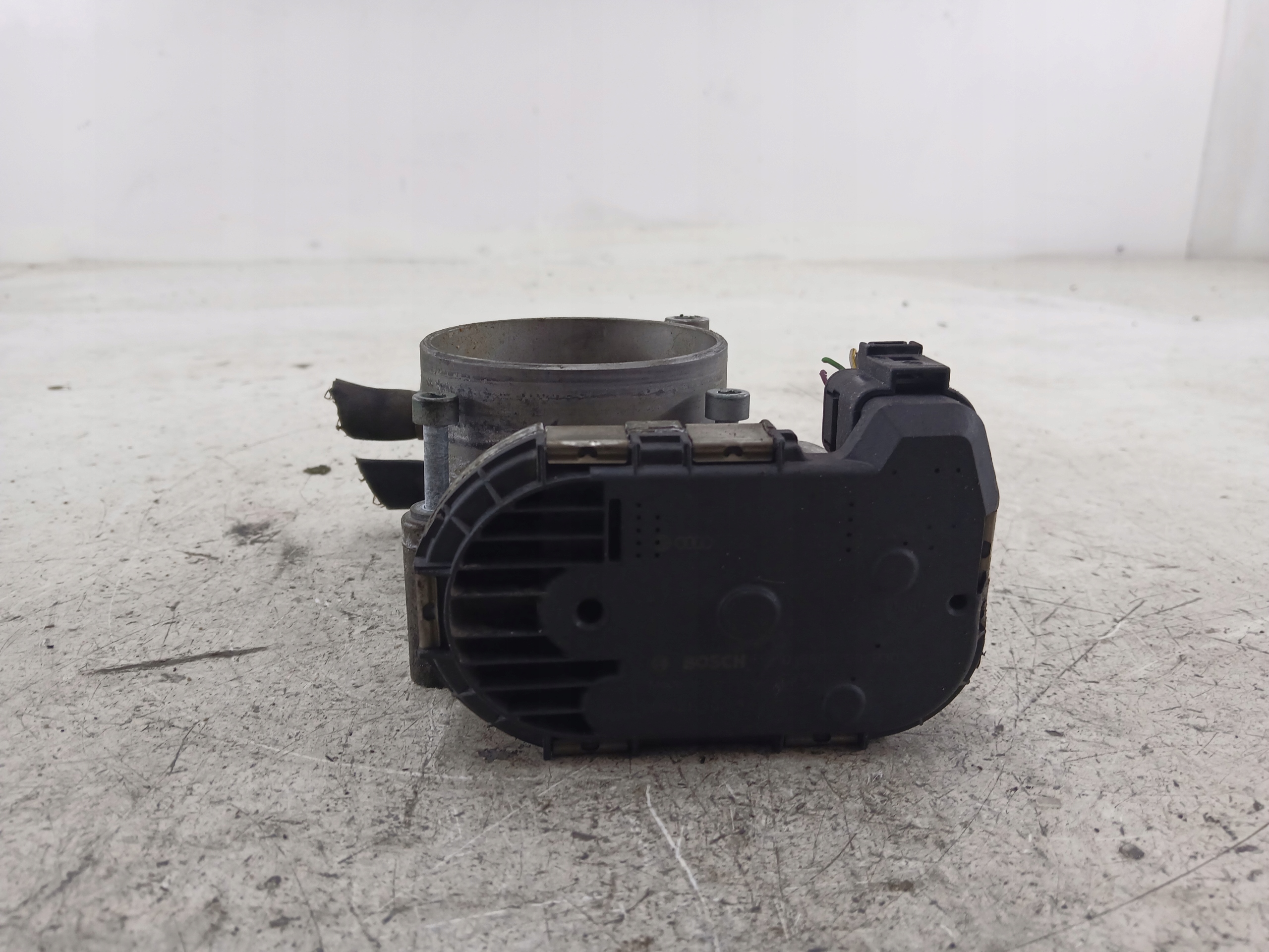 AUDI A6 C5 2.4 throttle flap 078133062B