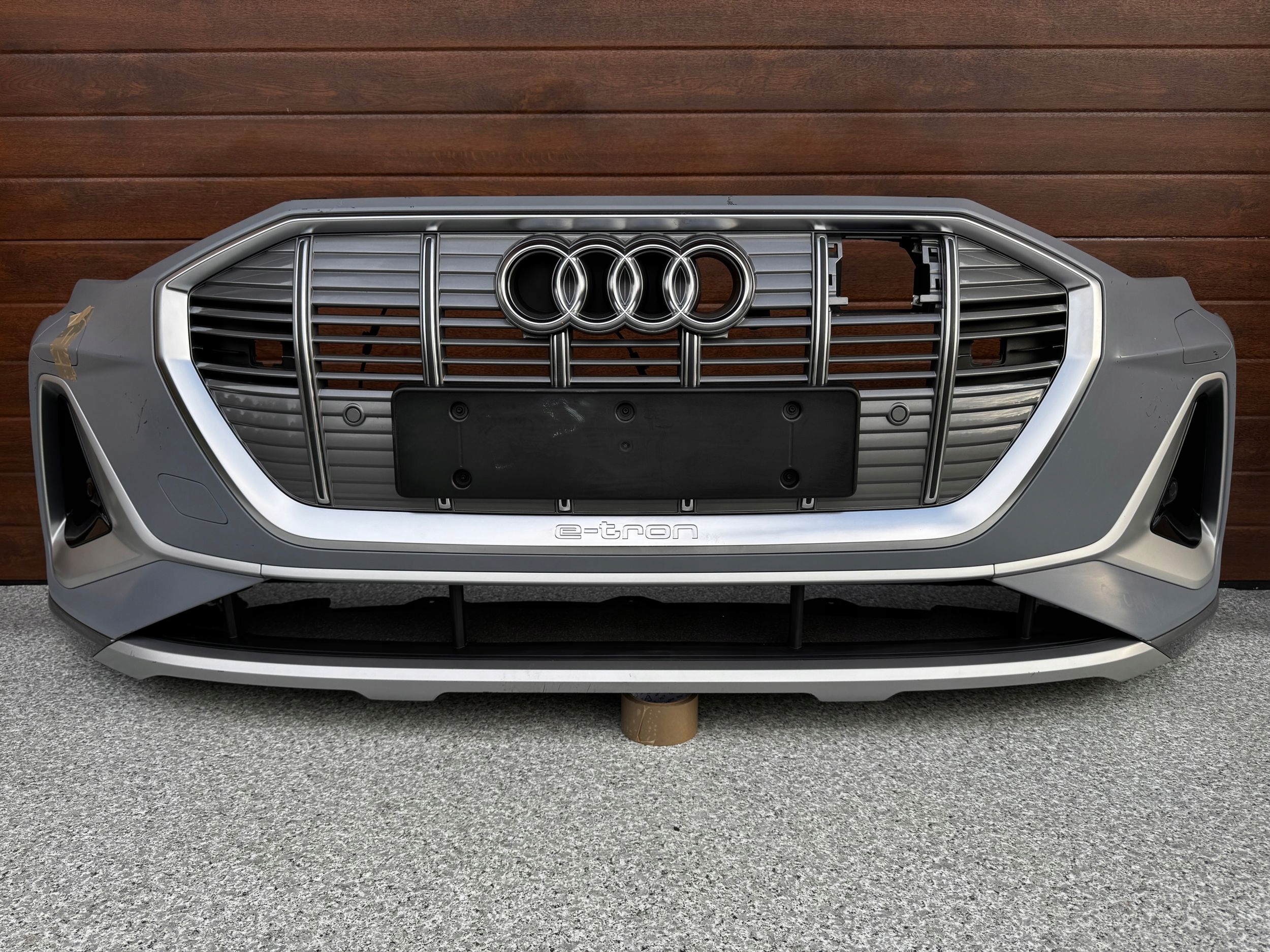 AUDI E-TRON 4KE S LINE ZDERZAK PRZÓD ORYGINALNY KOMPLETNY Numer katalogowy części 4KE807 e tron