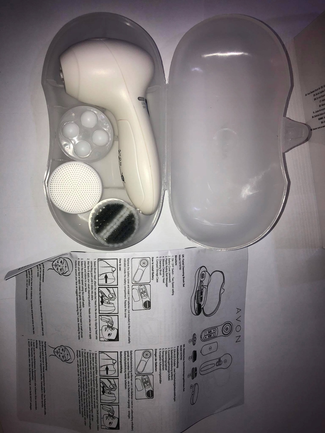 SZCZOTECZKA DO OCZYSZCZANIA MASAŻU TWARZY 3w1 Marka Avon