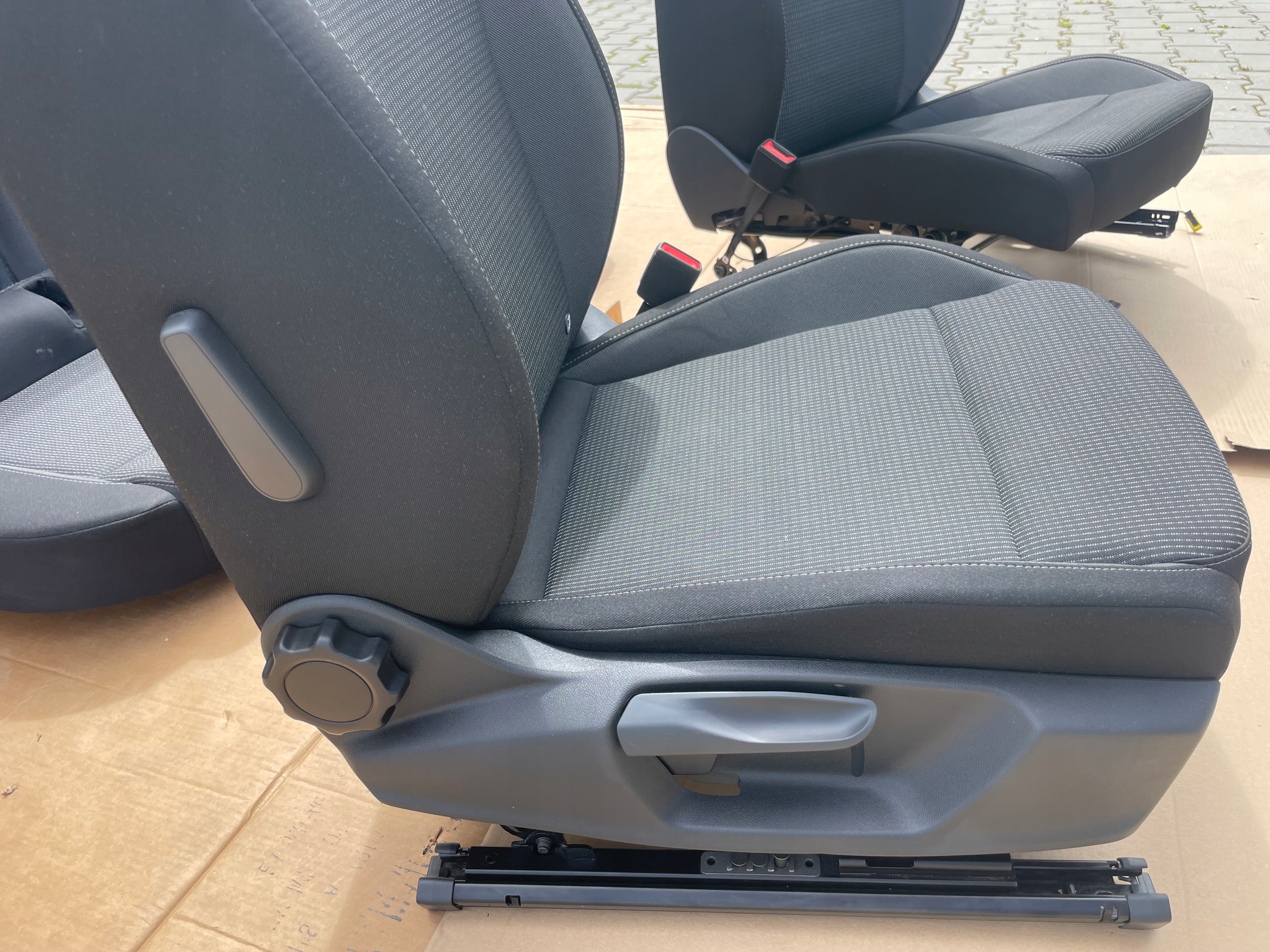 Siège SKODA OCTAVIA IV KOMBI Comme Neuf KOMPLET