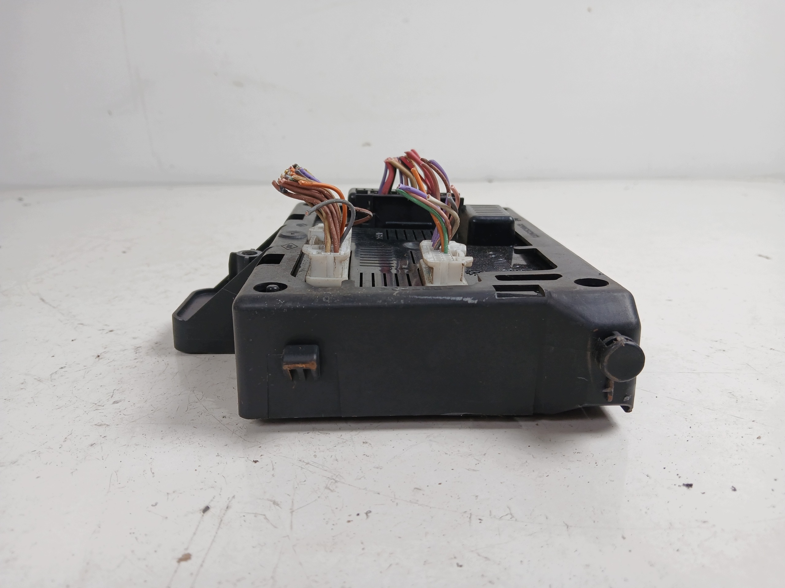 RENAULT CLIO III Module fusibles Module BCM 8200343733