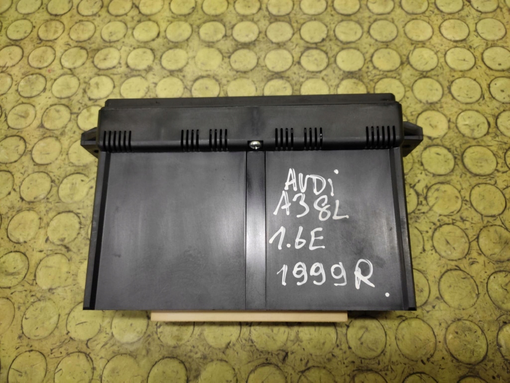 AUDI A3 8L PANEL klími klimatizaci 8L0820043M