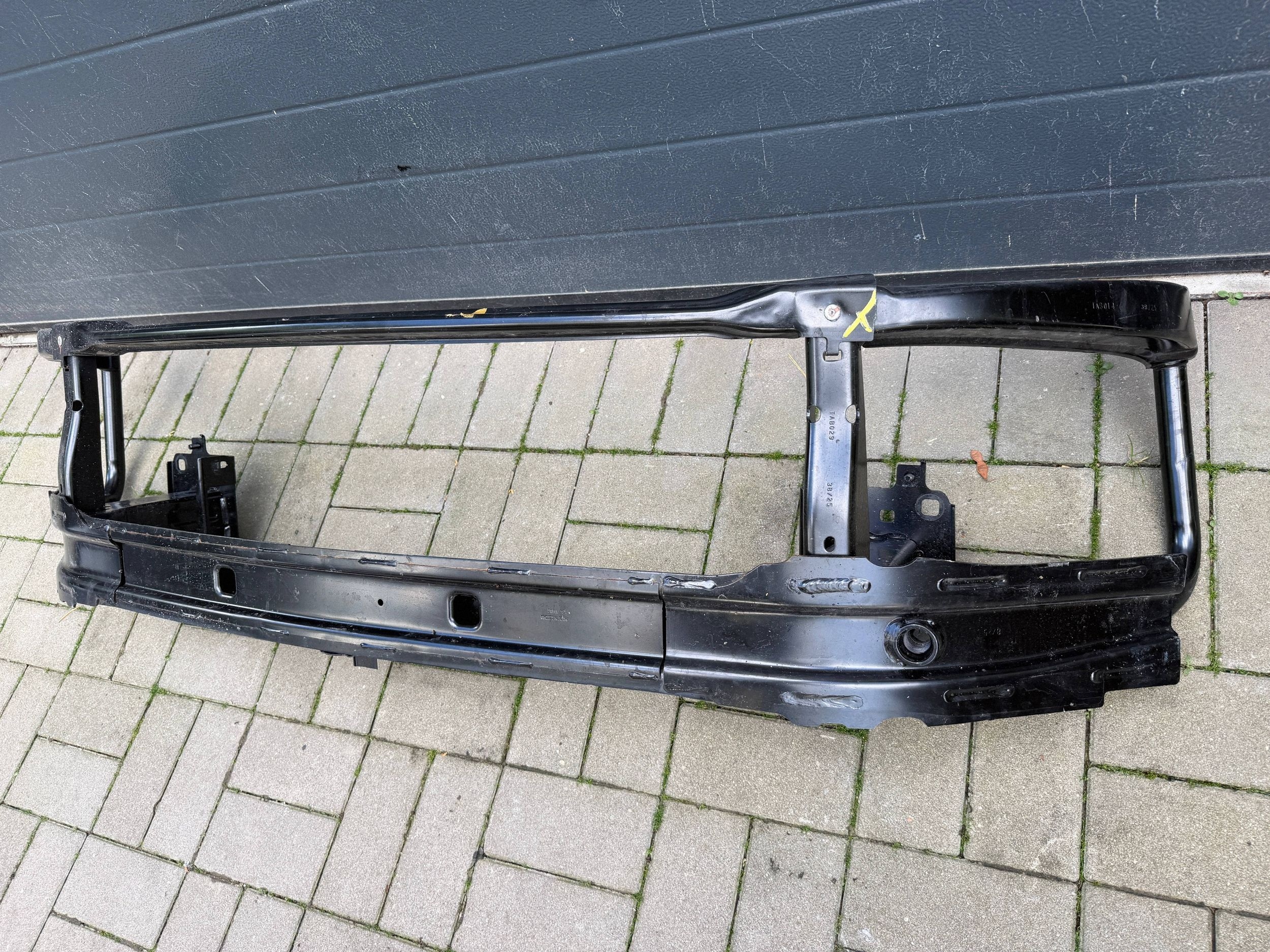 Vw Passat B9 3J 23- sider below bumper front front