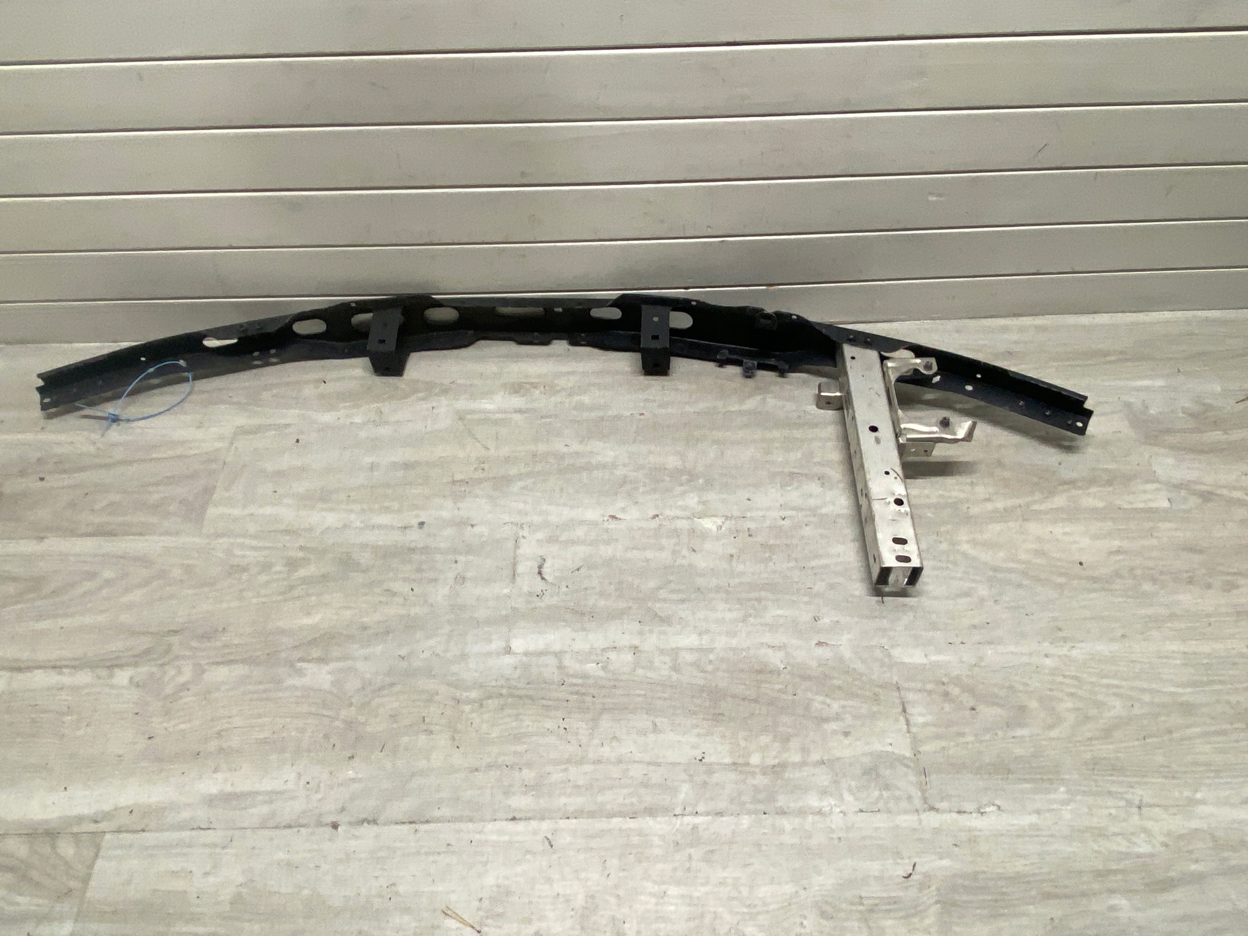 BMW I3 bumper support of the front 7296805