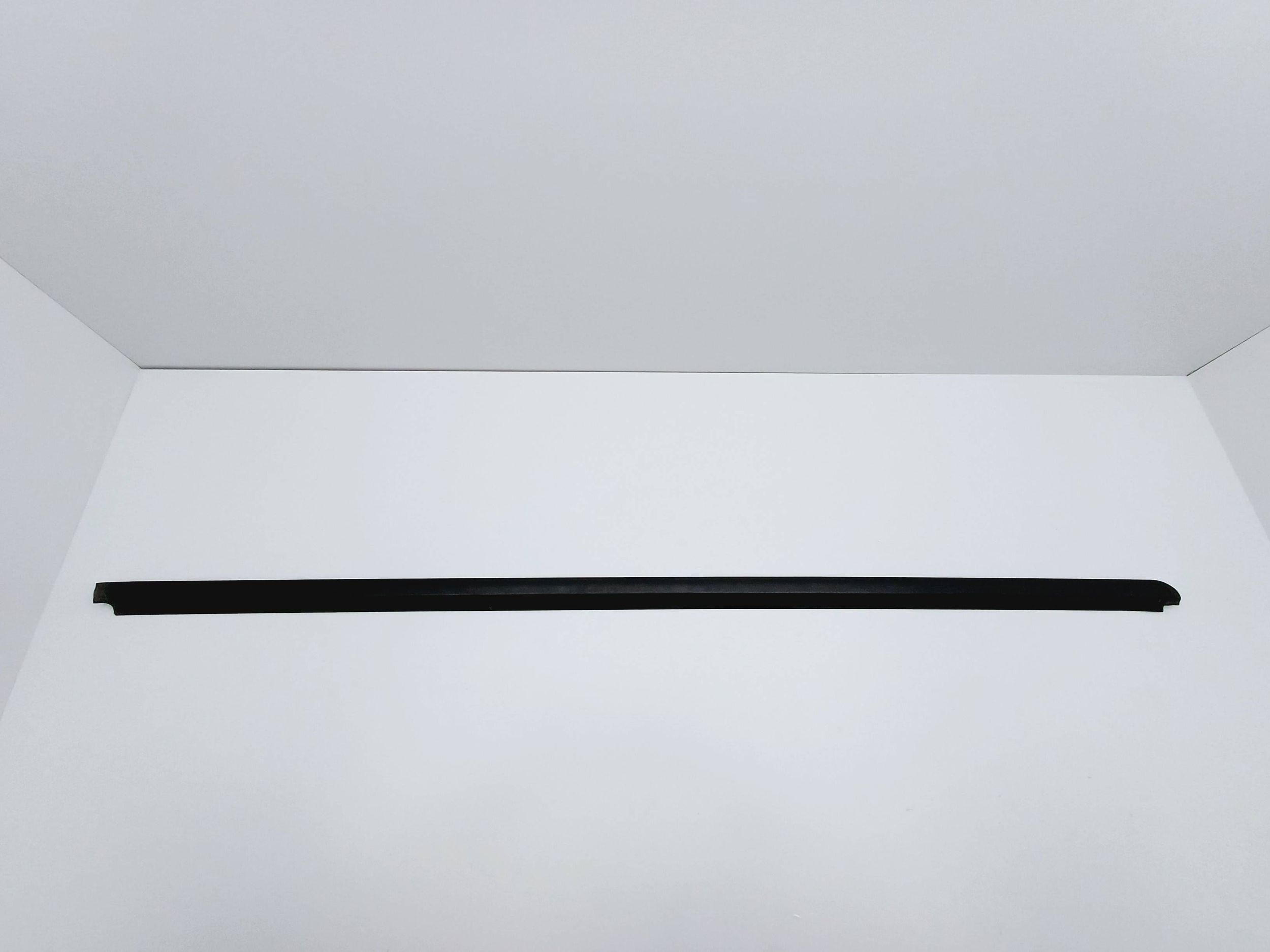 LISTWA SZYBY DRZWI PRAWY PRZÓD CITROEN C2 NR32