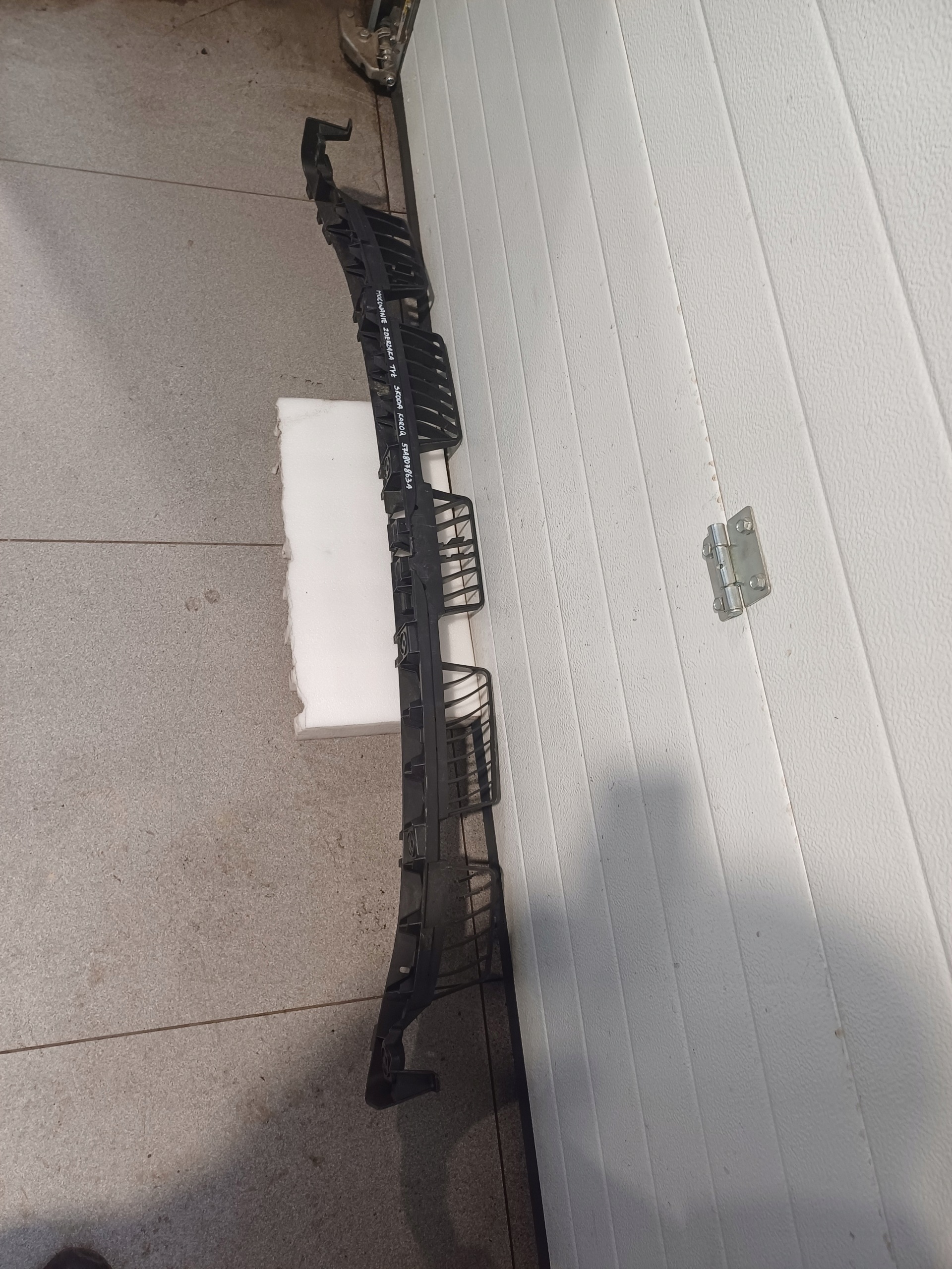 Halter der Stoßstange heck SKODA KAROQ 57A807863A