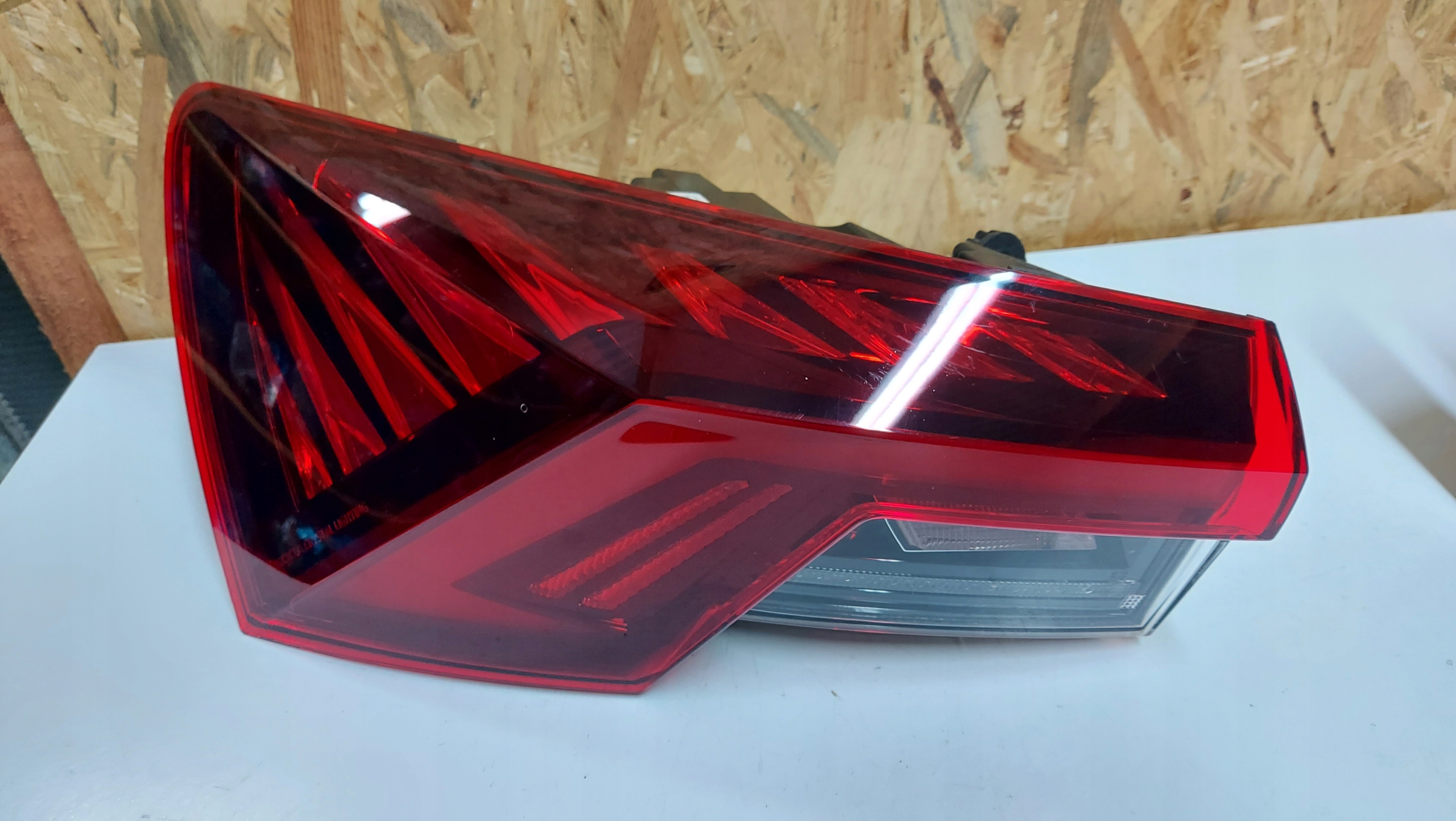 LAMPA LEWA LEWY L TYŁ TYLNA SKODA OCTAVIA IV 4 LED 19 20 SEDAN 21 ORYGINAŁ Numer katalogowy części 5E3945207A 5E3 LIMUZYNA 5E HB HATCHBACK