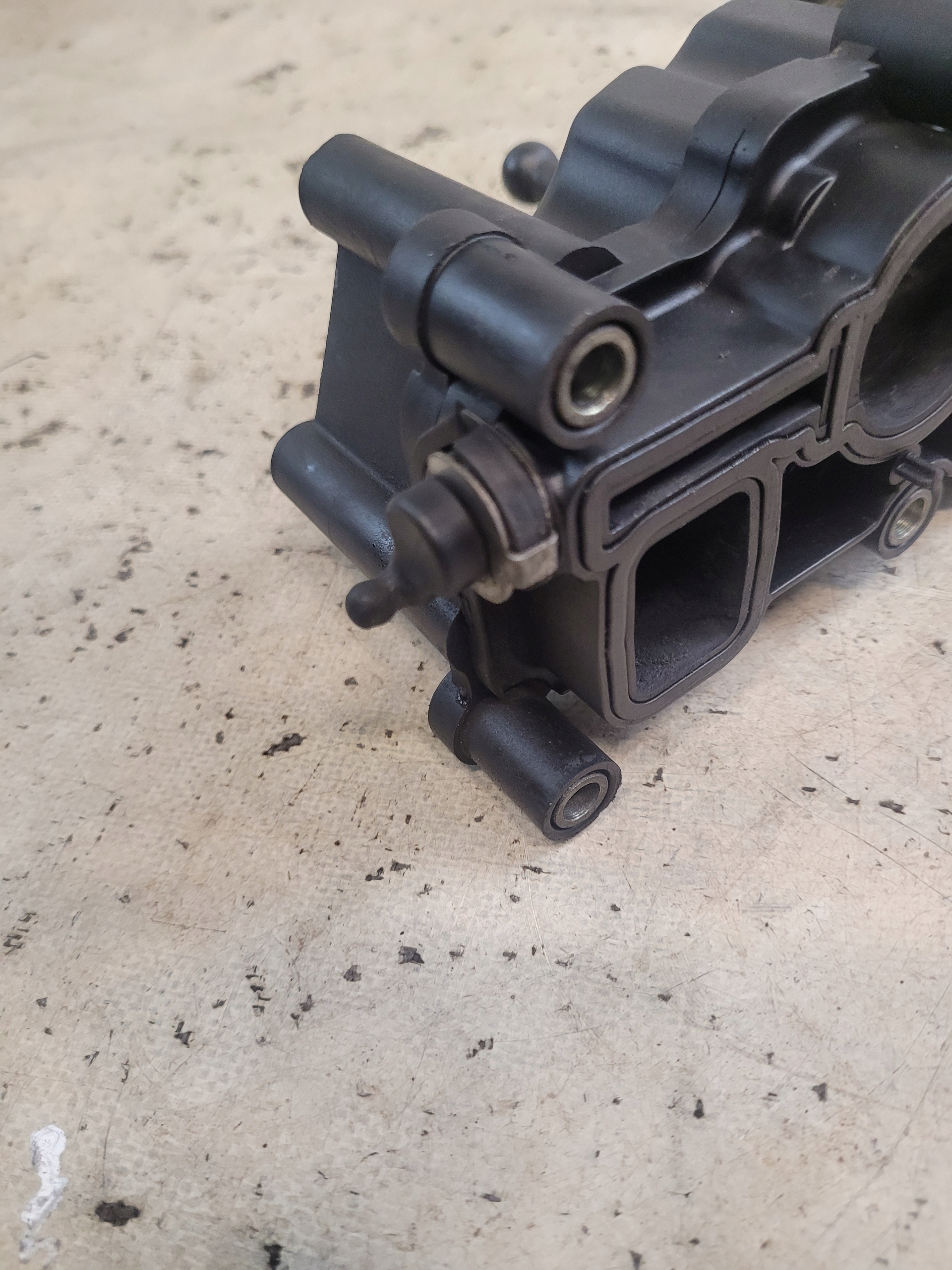intake manifold OE 059129712P AUDI A6 C6 2.7TDI