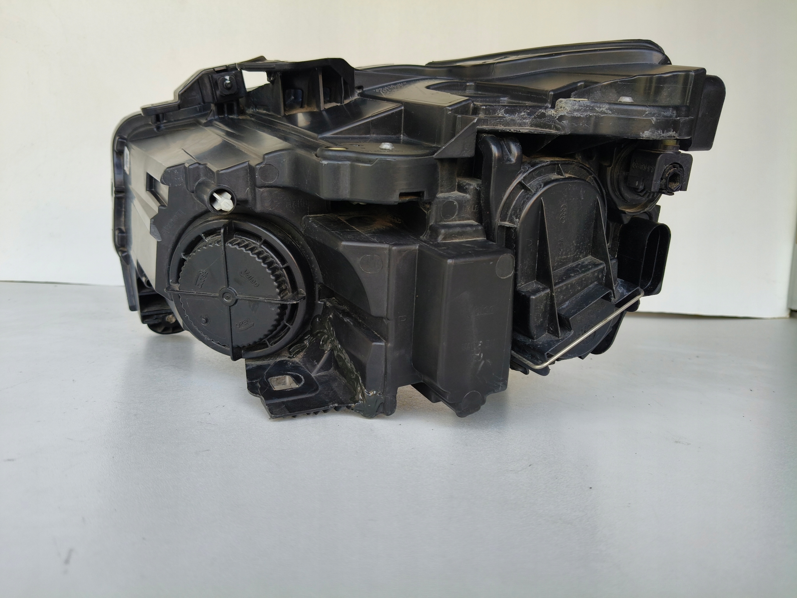 light right REFLEKTOR AUDI Q2 81A 16