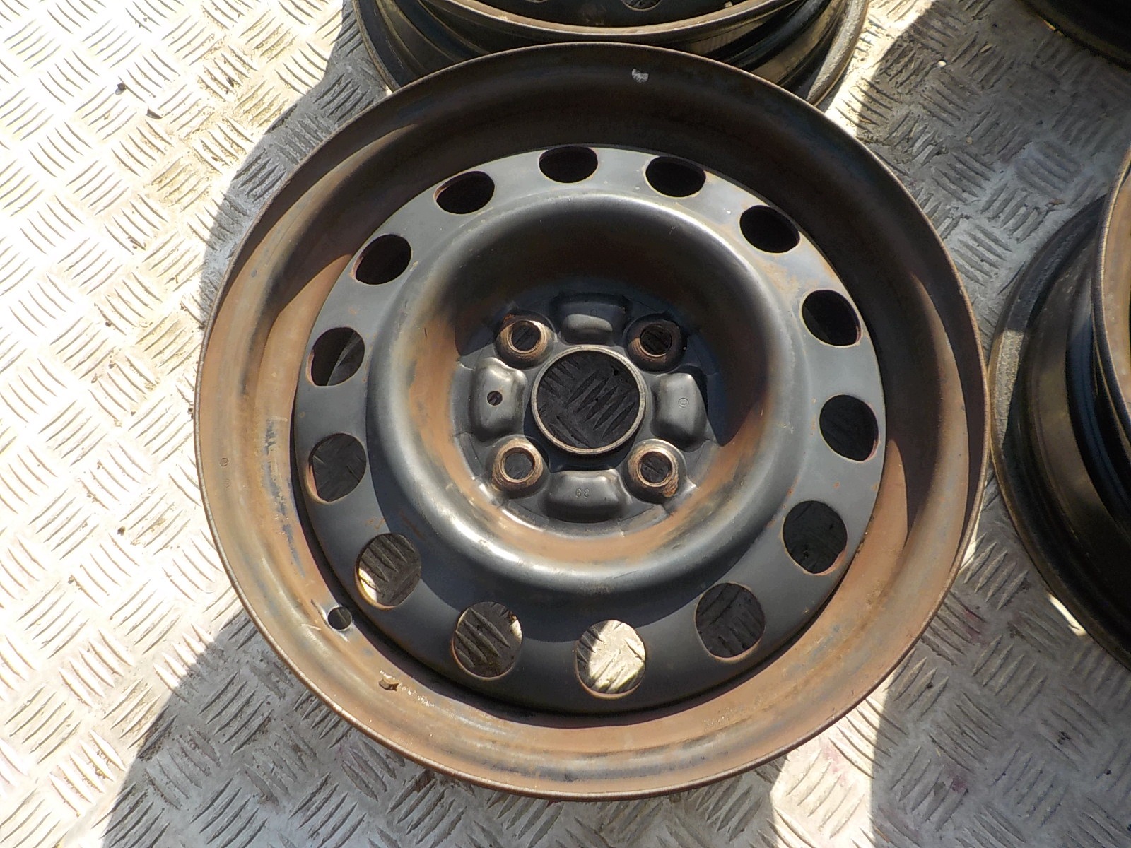 TOYOTA YARIS e CERCHI Ferro R14 4x100 2697K26