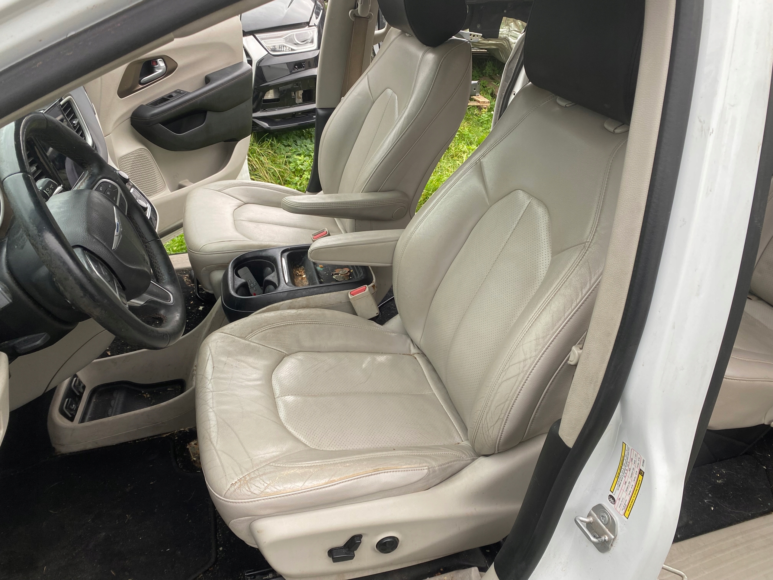 CHRYSLER PACIFICA 16- FOTELE KANAPA SKÓRA 3 RZĘDY 7 OSÓB PODGRZEWANE