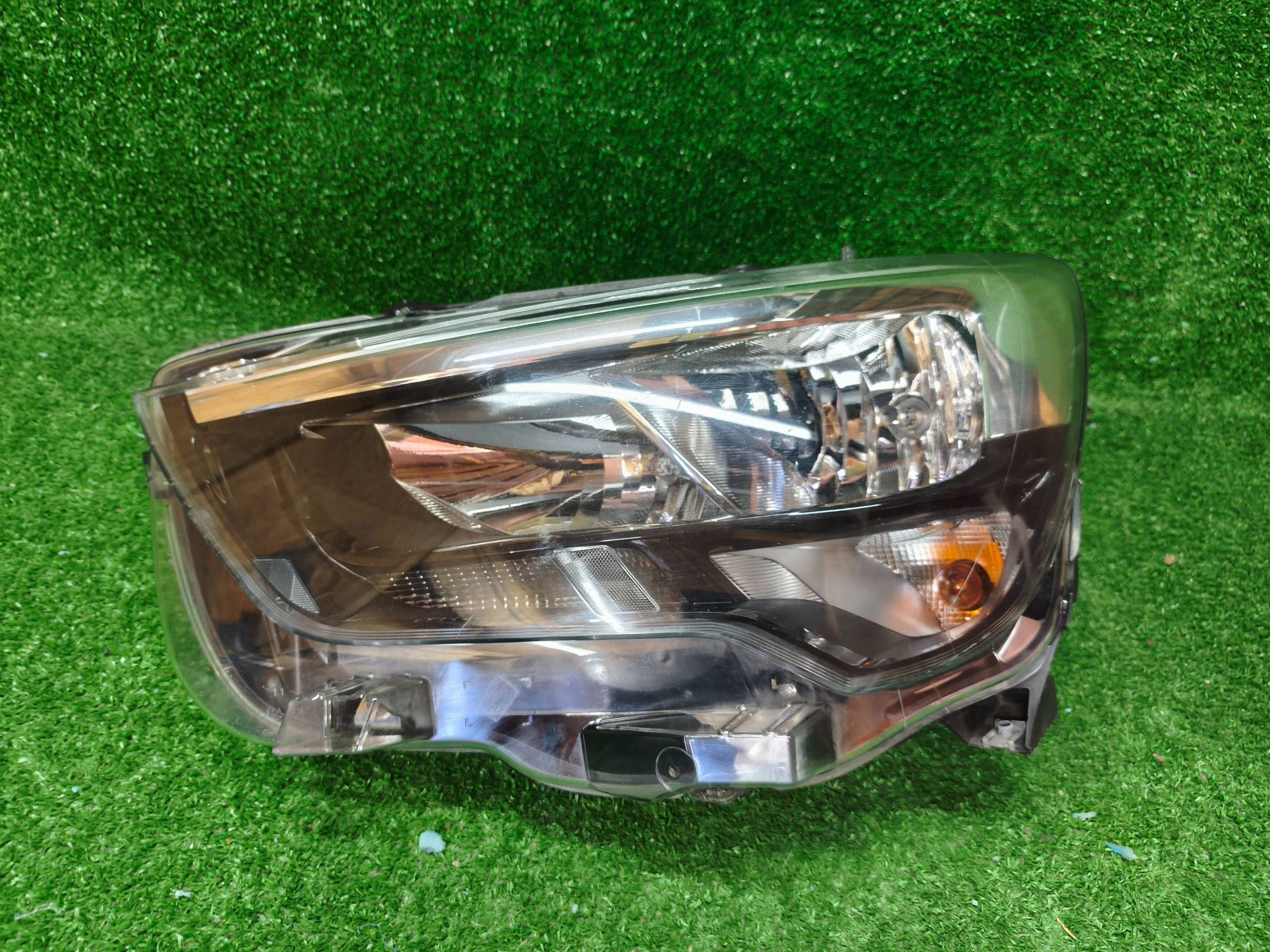REFLEKTOR Gauche Avant OPEL COMBO E 18- NR.R1412