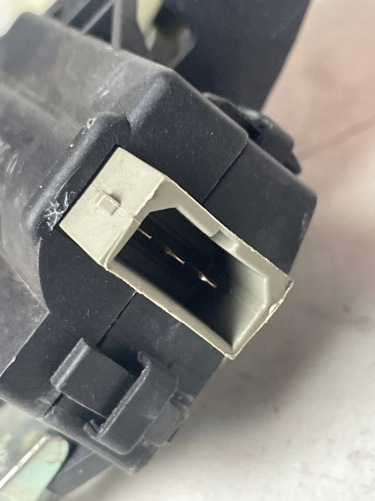 lock bonnet boot Audi A4 B8