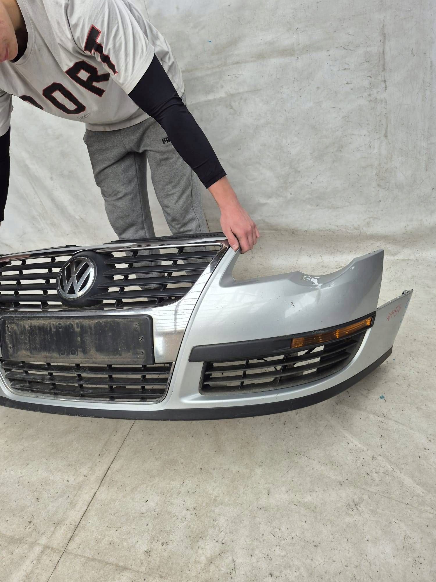 VW PASSAT B6 3C0 06- bumper front front 3C0807221