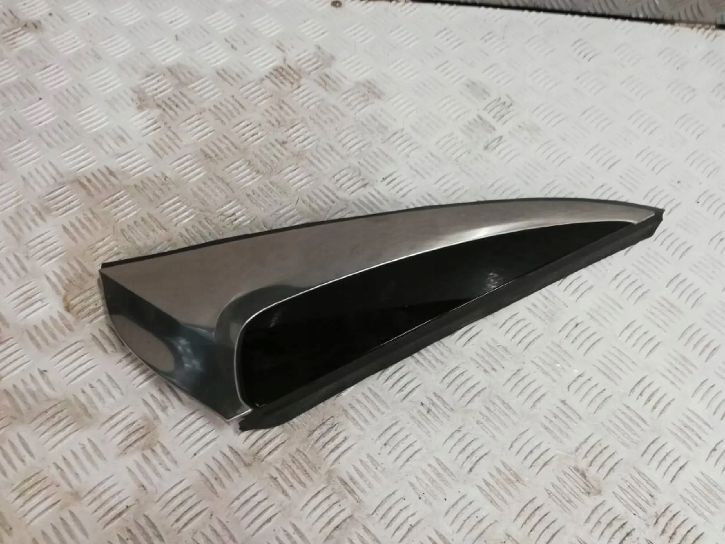 LISTWA OSŁONA SŁUPKA PRAWY TYŁ CITROEN C4 PICASSO II