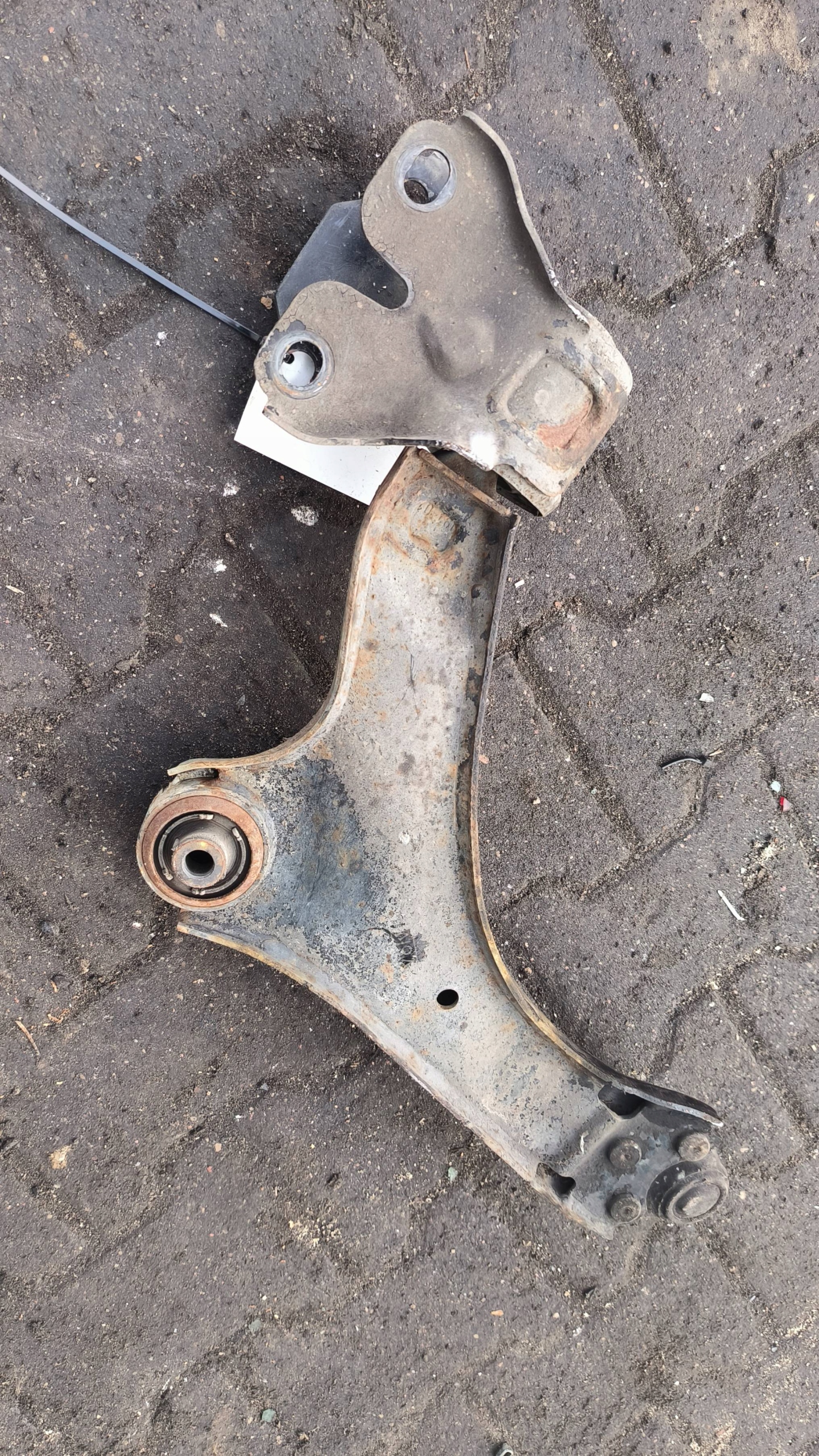 arm front right VOLVO V60 and