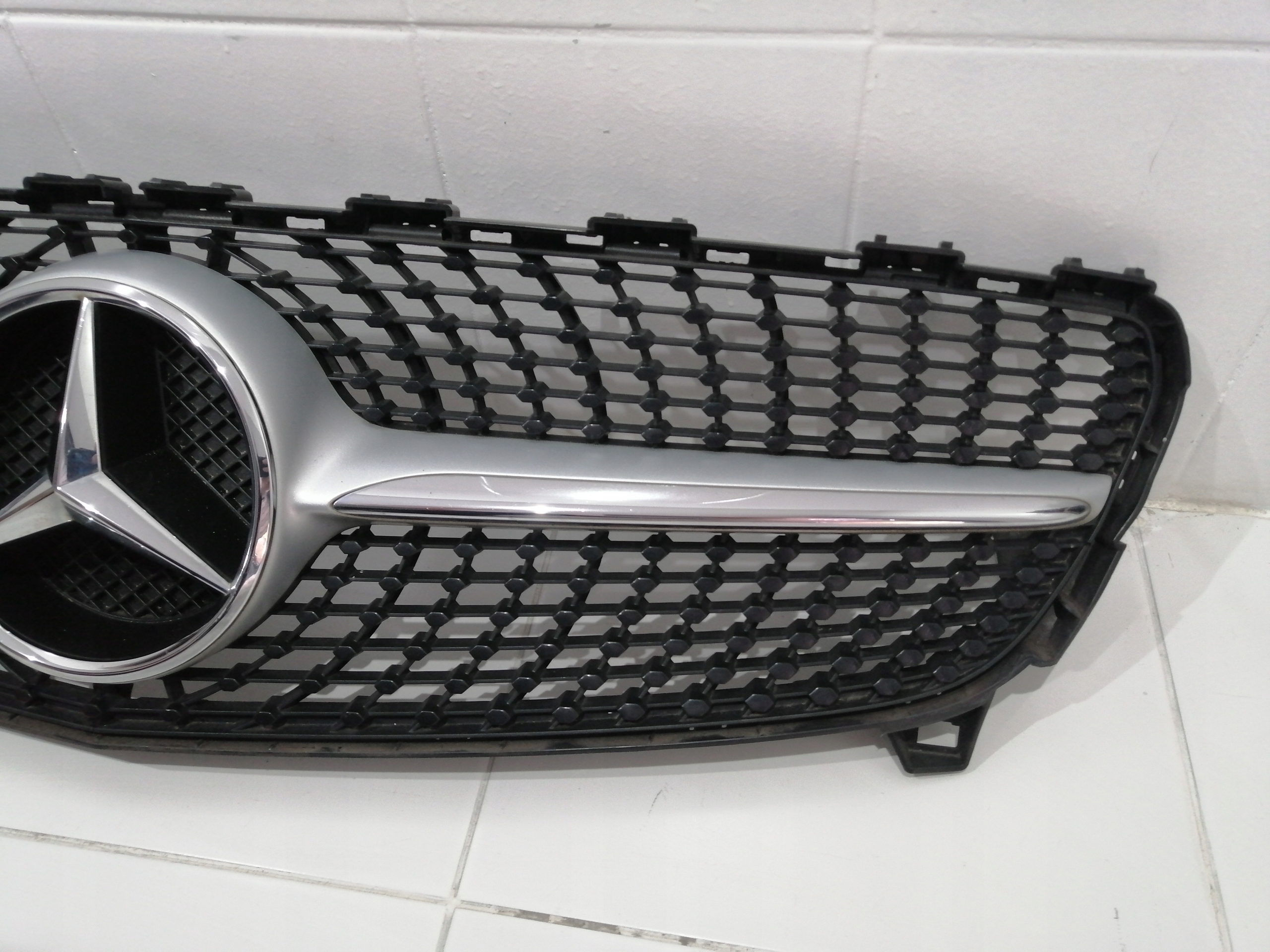 Mercedes-Benz A-Klasse W176 Kühlergrill FRONTGRILL Kühlergitter A1768881760 - Thumbnail 4
