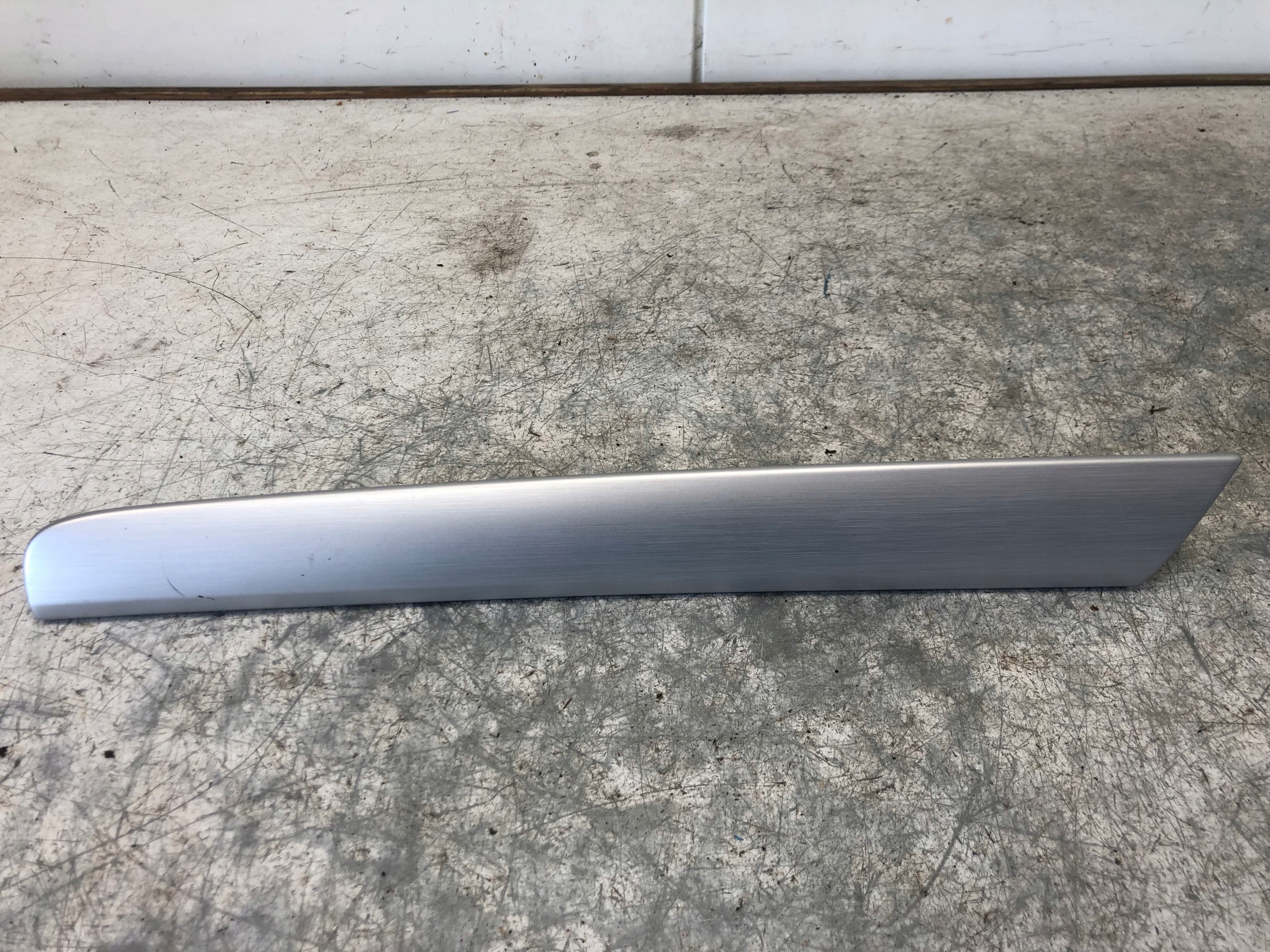 moulding DEKOR door left VW SHARAN 7N0867439