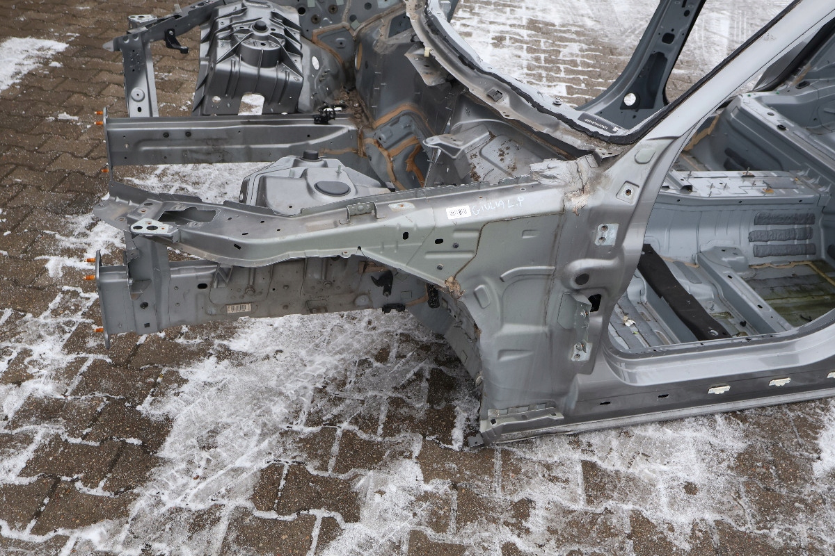 ALFA ROMEO GIULIA ĆWIARTKA LEWA PRZÓD