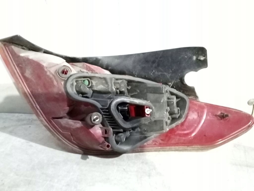 Peugeot 308 and T7 HB 5D light left rear part rear TYC