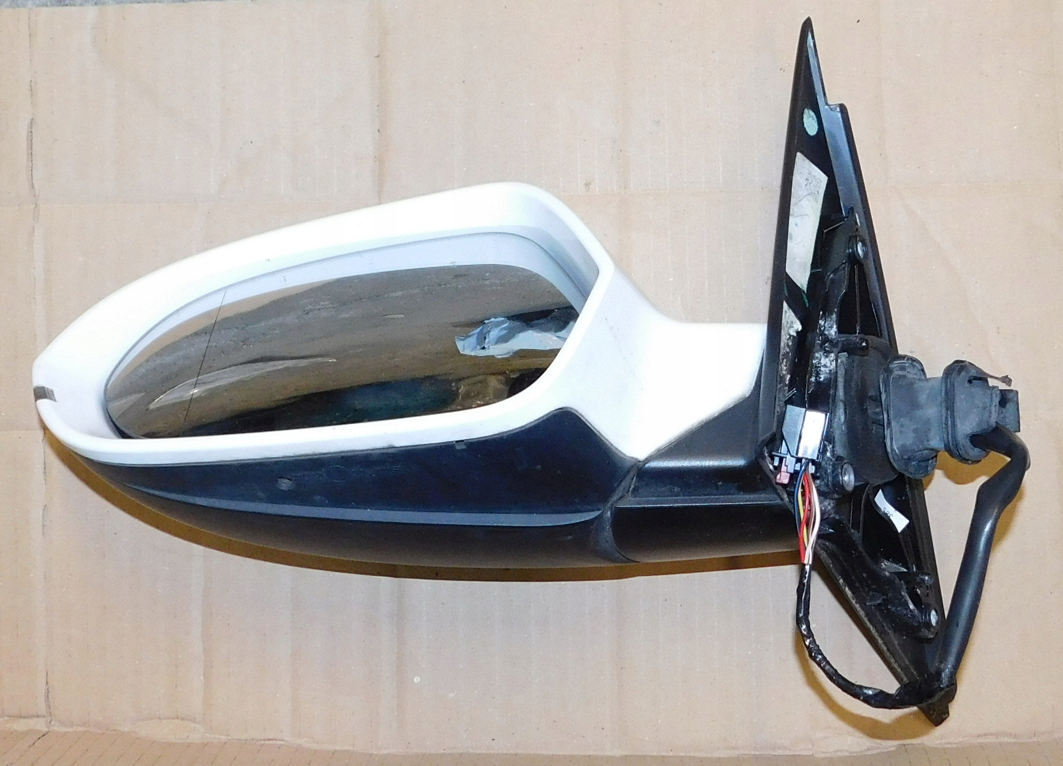 AUDI A6 C7 3.0TDI 2011r LUSTERKO ZEWNĘTRZNE LEWE 6 PIN EUROPA ORYGINAŁ LY9C