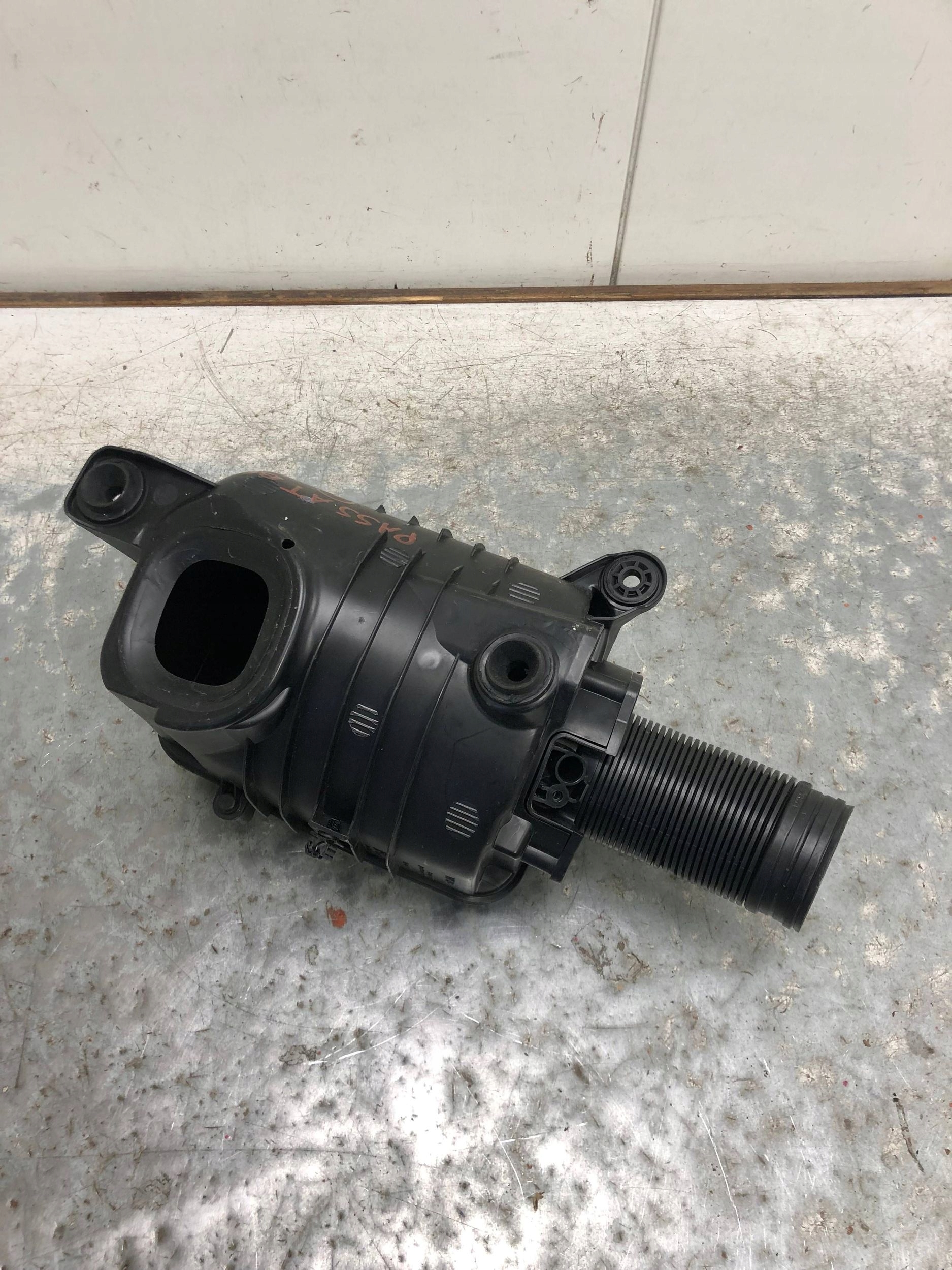 Gehäuse filter luft VW PASSAT B6 3C0129607S