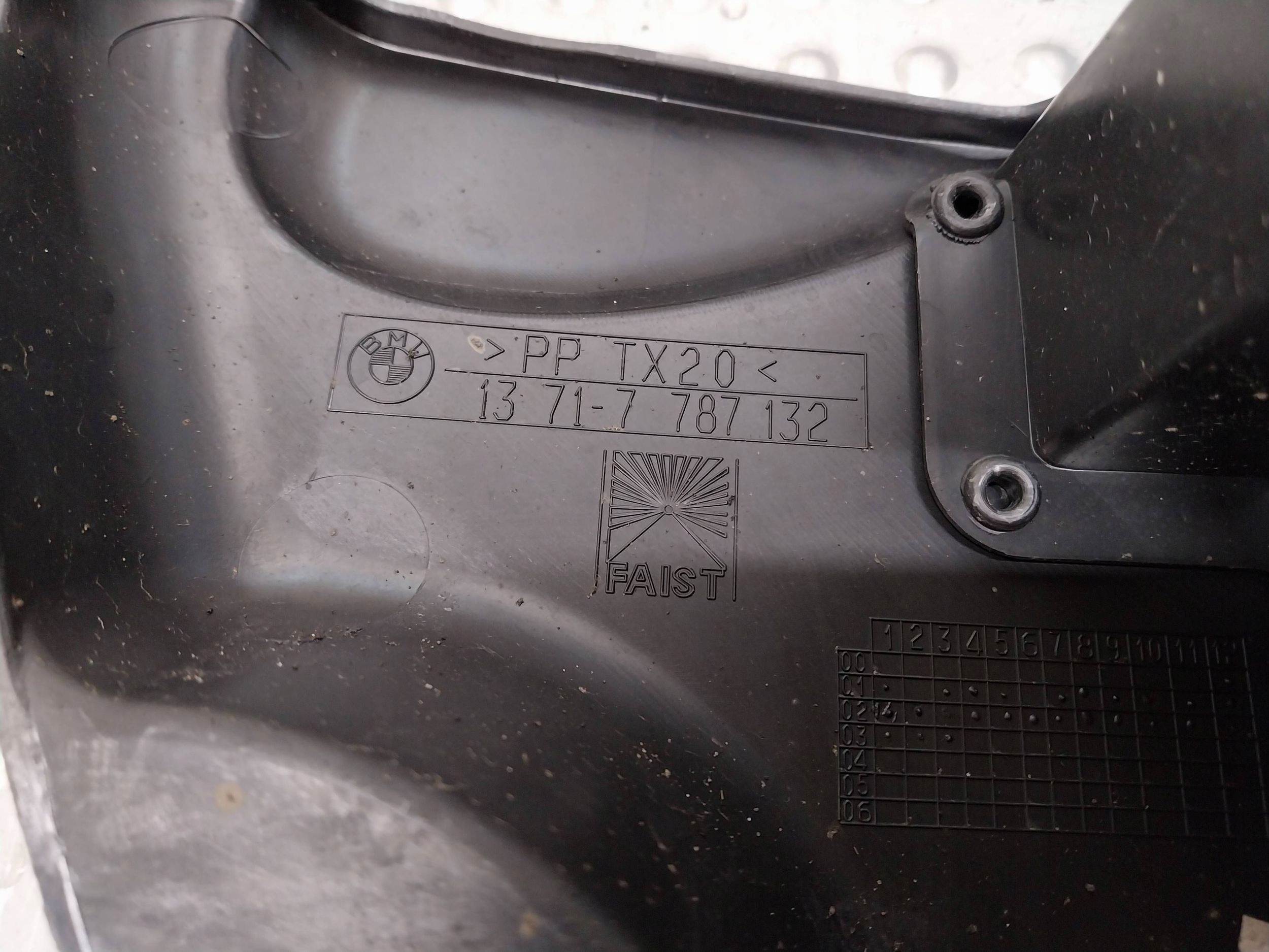 fedél motorfedél 7787132 BMW 3 E46 LIFT 2.0D 01
