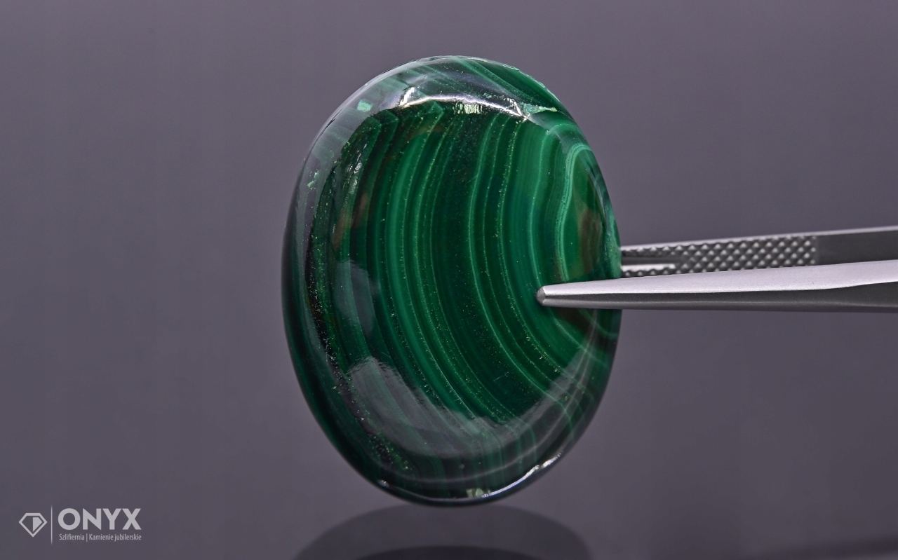 Malachit kabošon ovál 30,5x22 mm